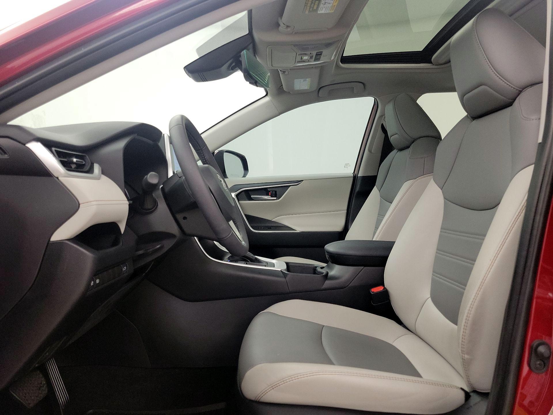 Thumbnail: 2024 Toyota RAV4 - 11