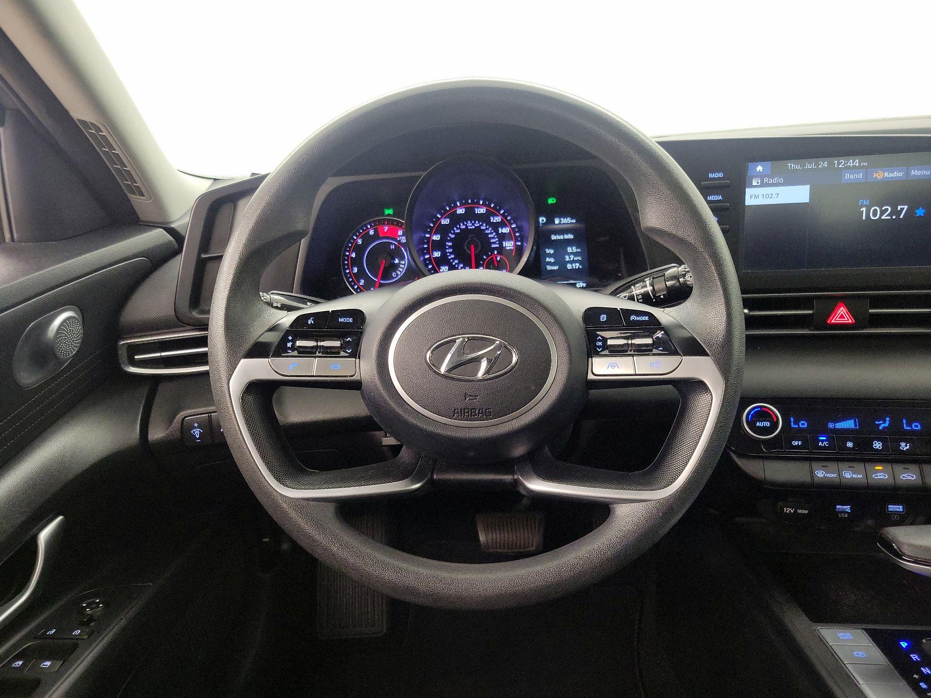 Thumbnail: 2023 Hyundai Elantra - 10