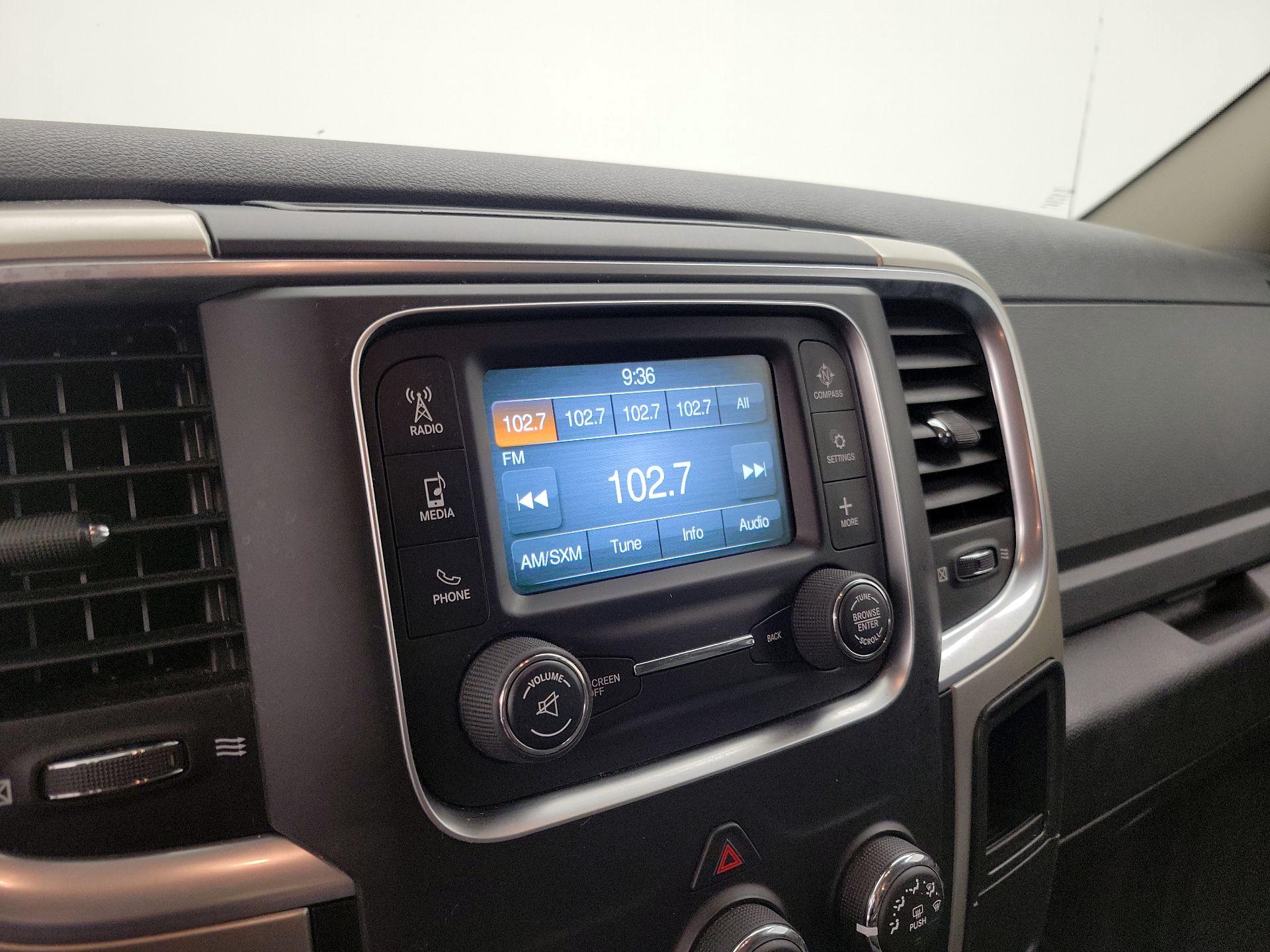 Thumbnail: 2019 RAM 1500 Classic - 15