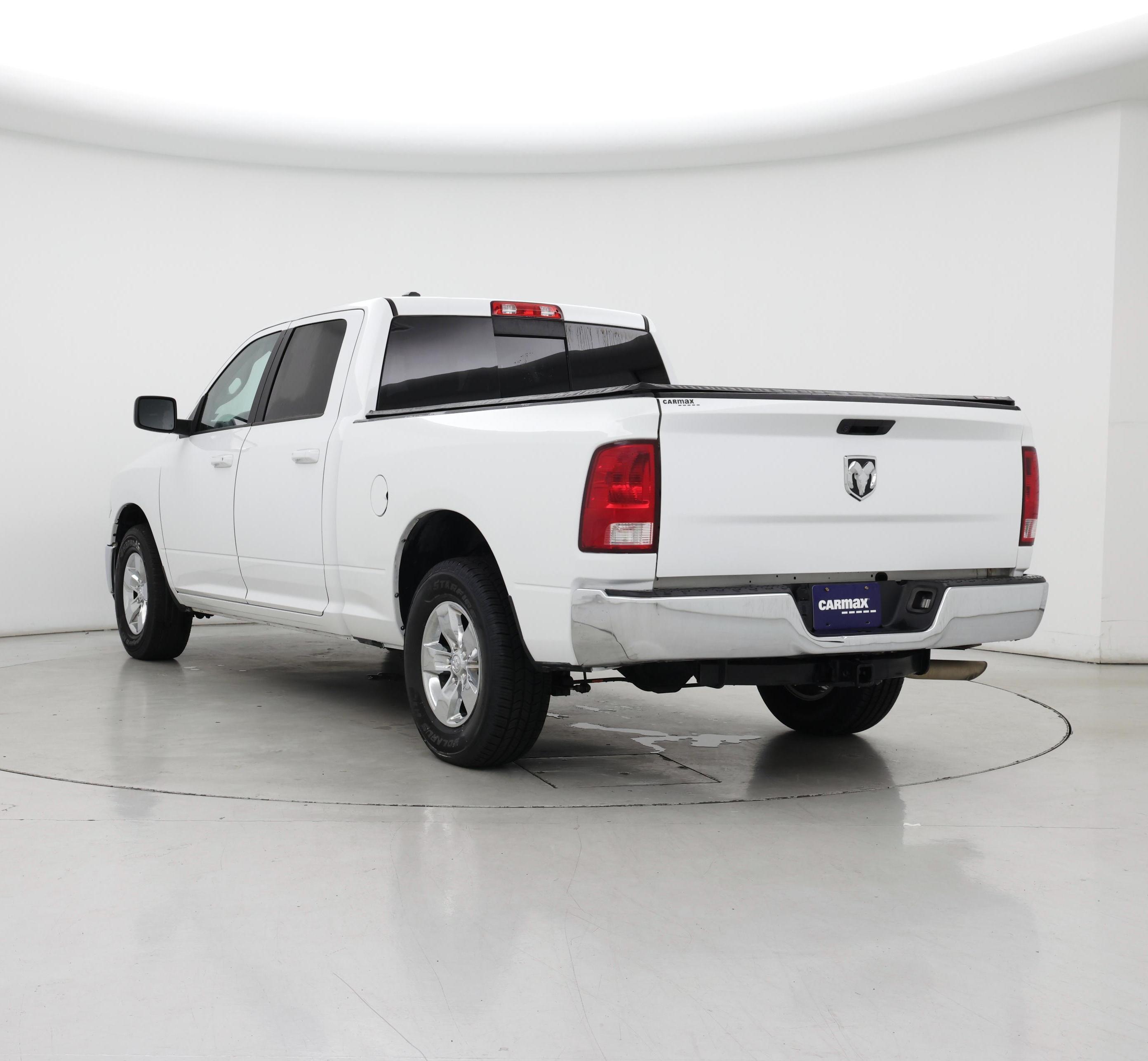 Thumbnail: 2019 RAM 1500 Classic - 2