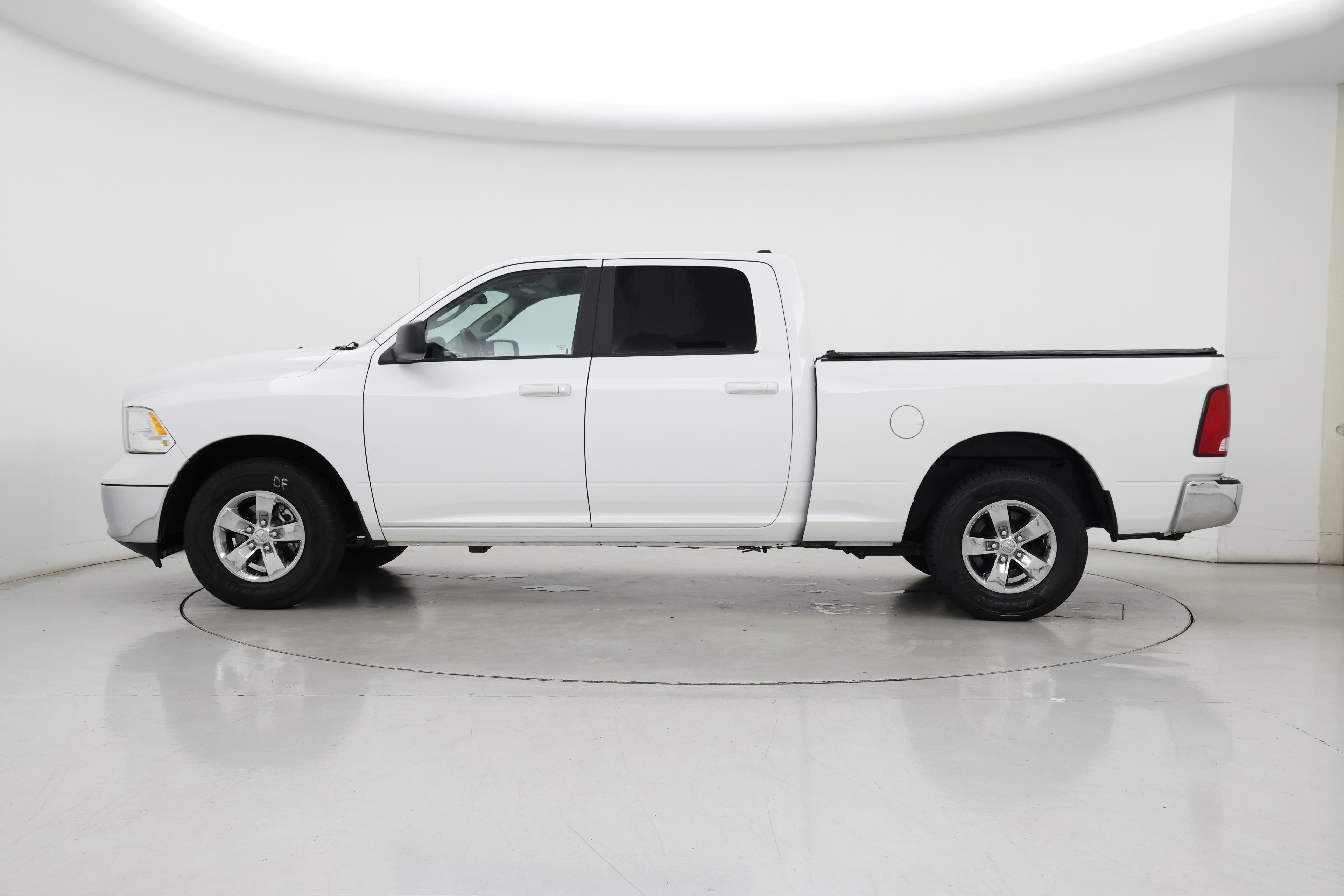 Thumbnail: 2019 RAM 1500 Classic - 3