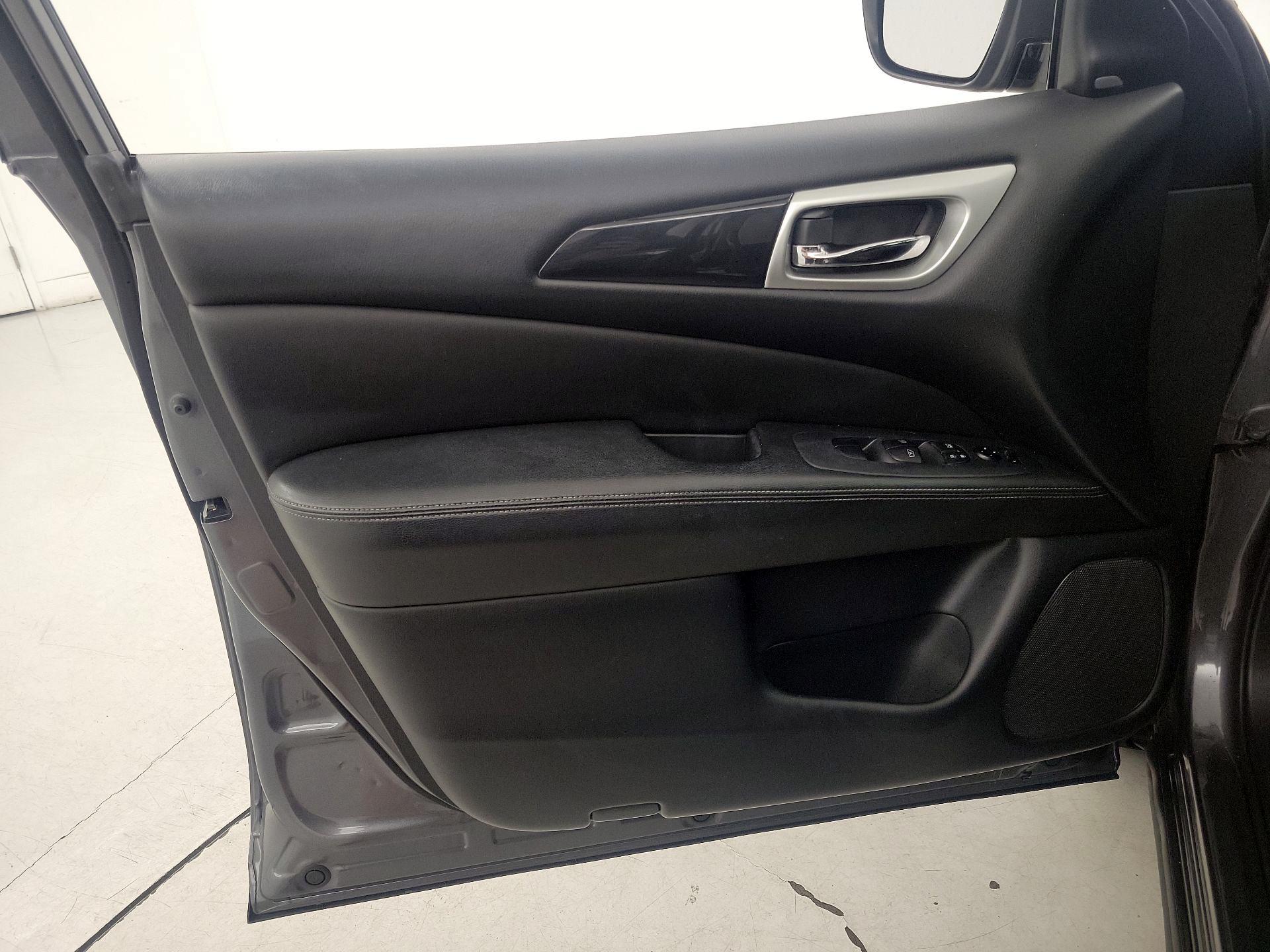 Thumbnail: 2019 Nissan Pathfinder - 12