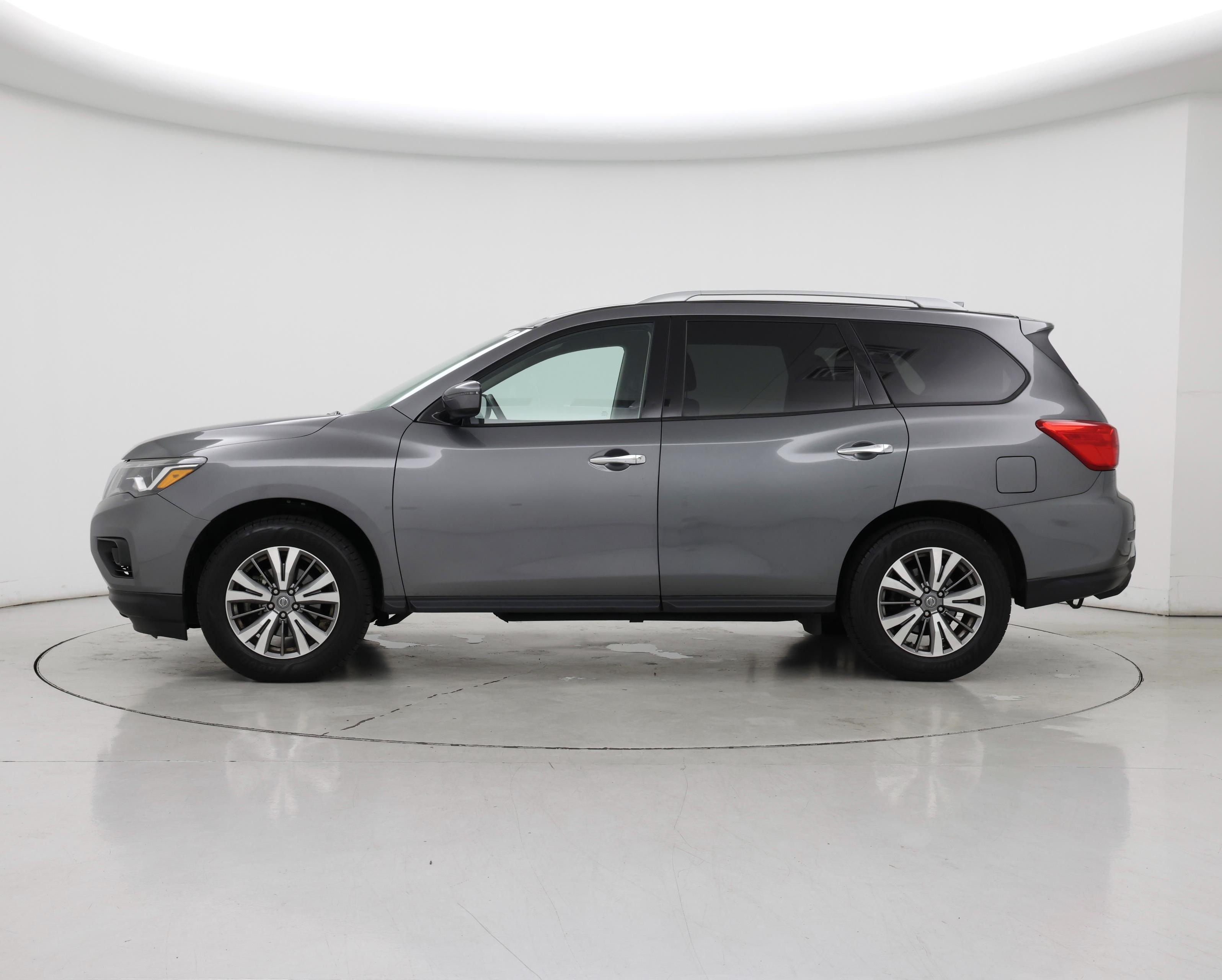 Thumbnail: 2019 Nissan Pathfinder - 3