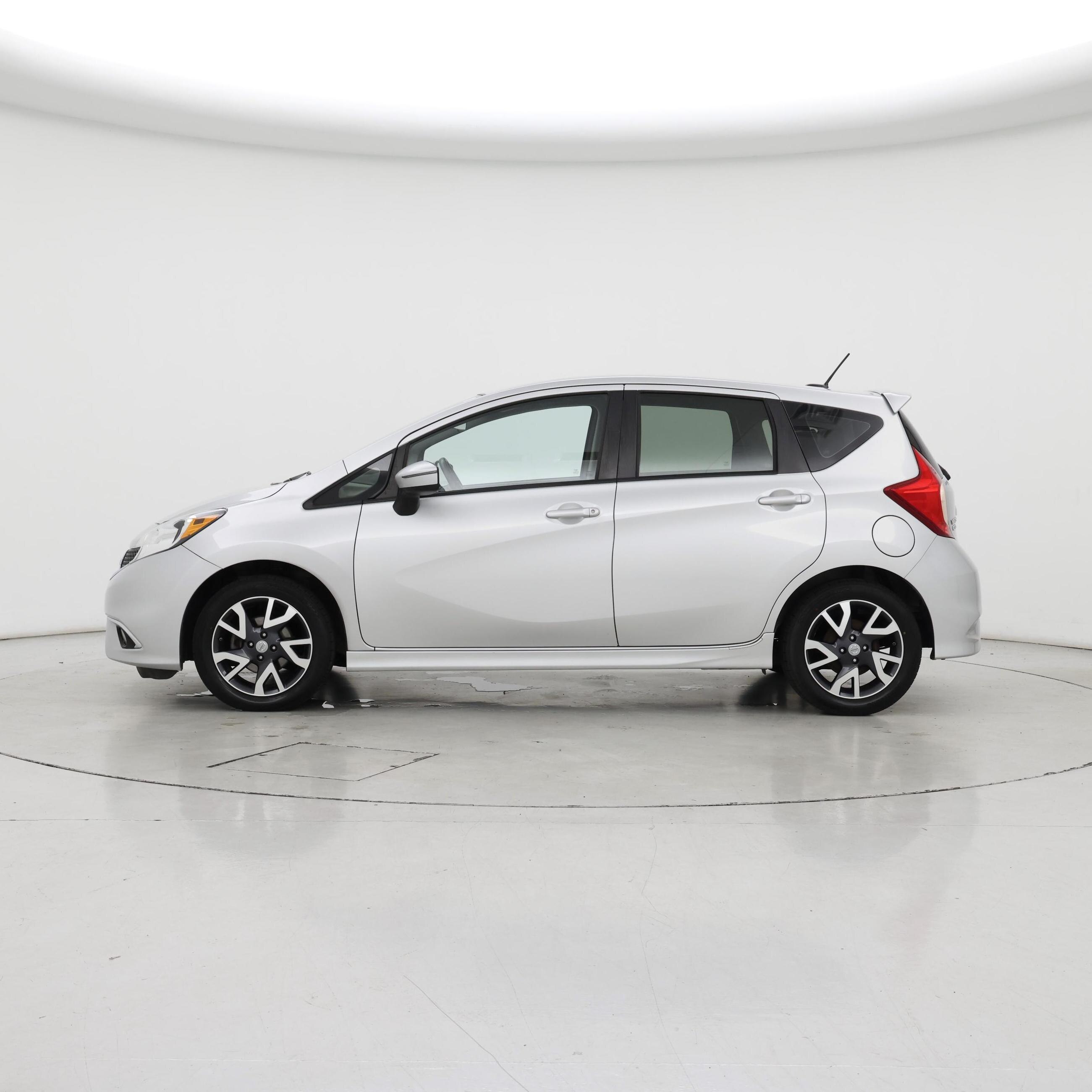 Thumbnail: 2016 Nissan Versa Note - 3