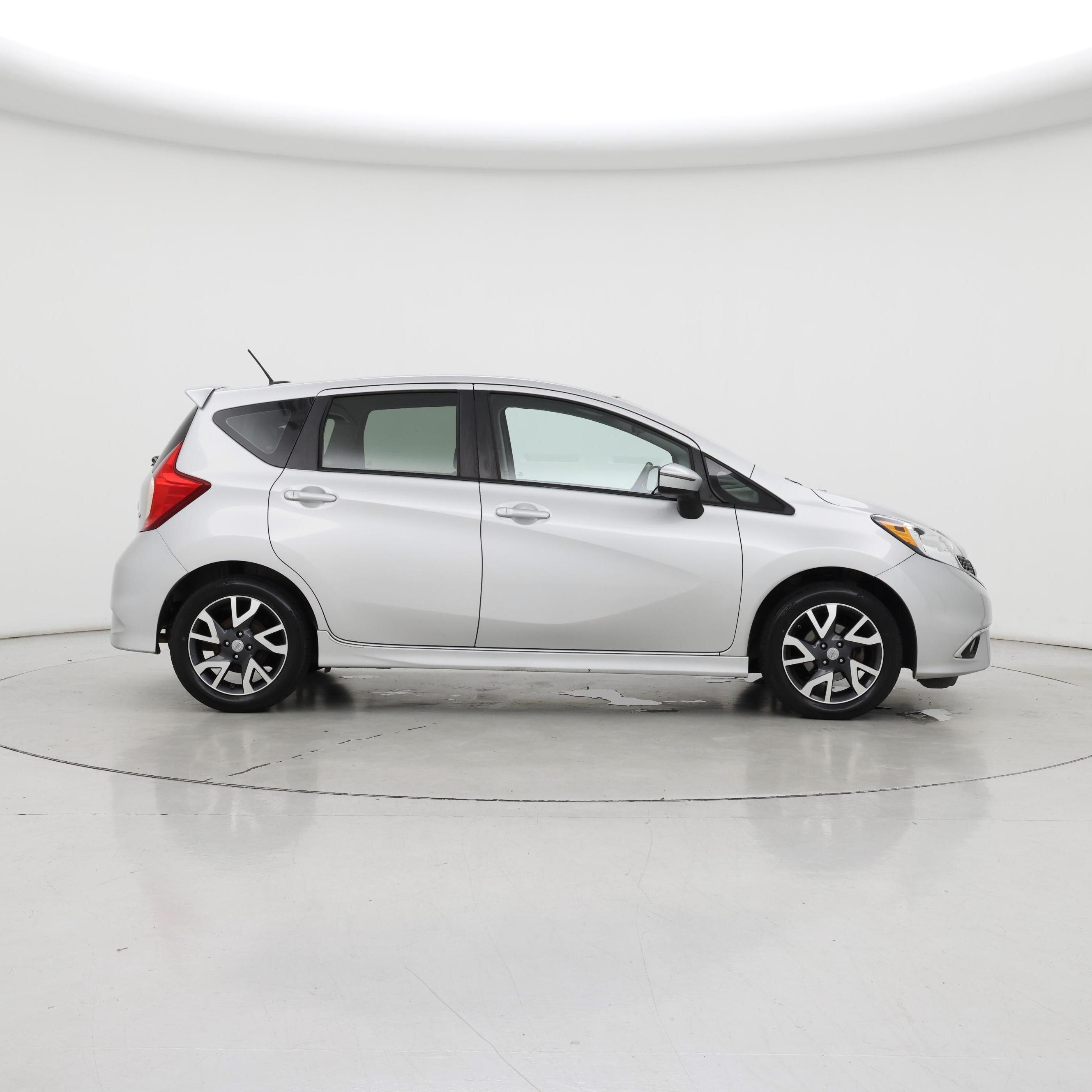 Thumbnail: 2016 Nissan Versa Note - 7