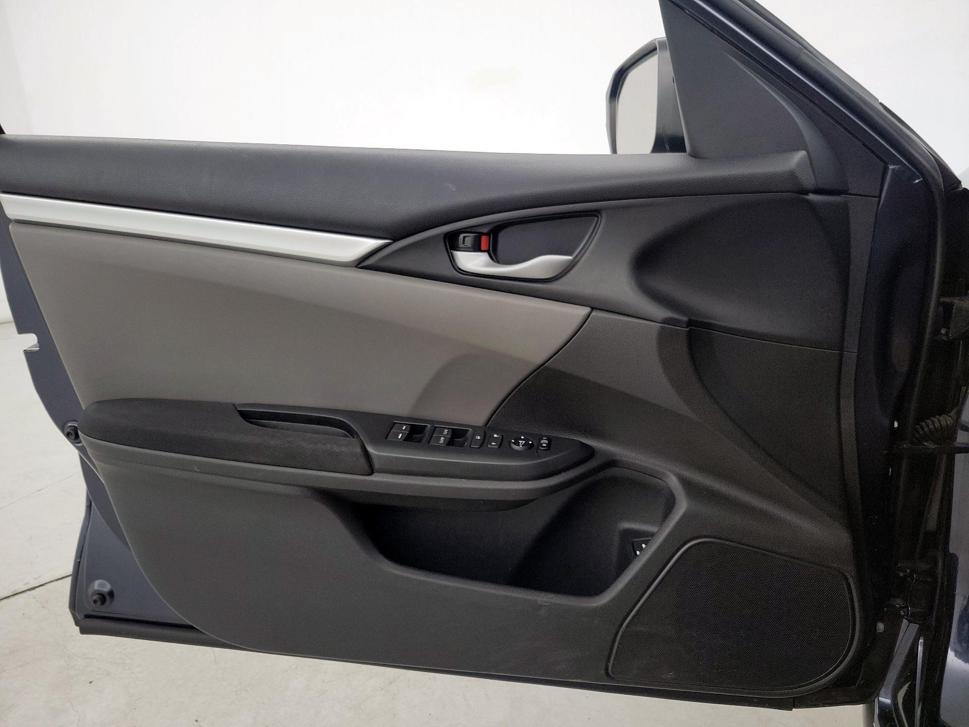 Thumbnail: 2017 Honda Civic - 12