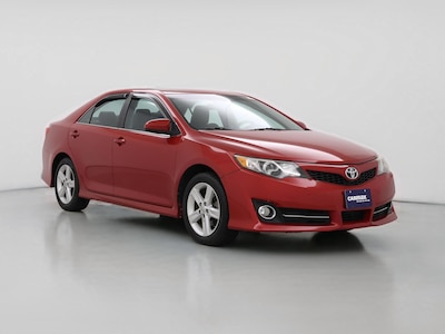 Red 2014 Toyota Camry SE