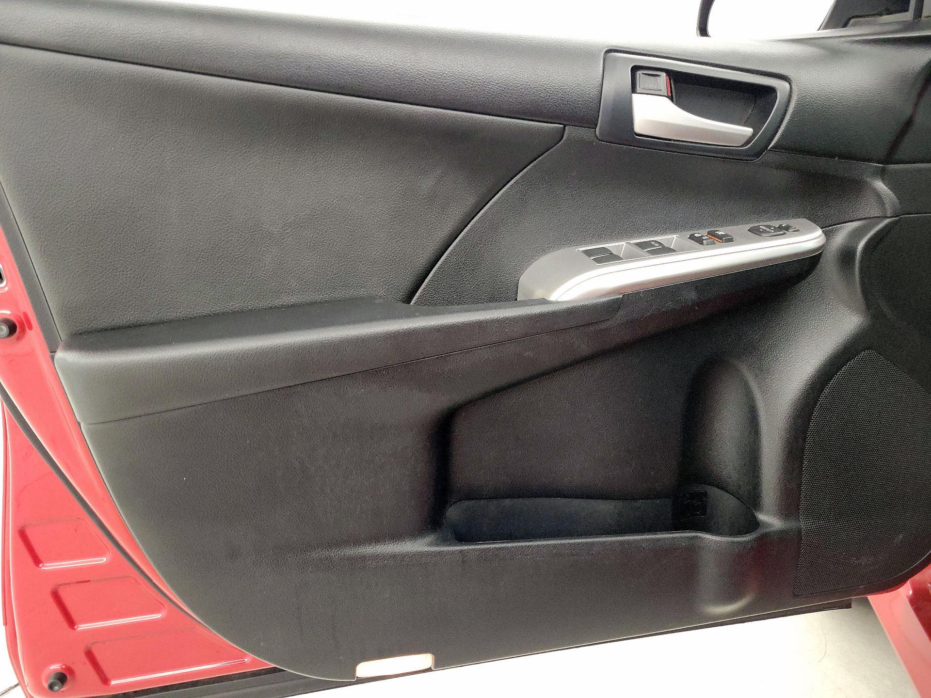 Thumbnail: 2014 Toyota Camry - 12