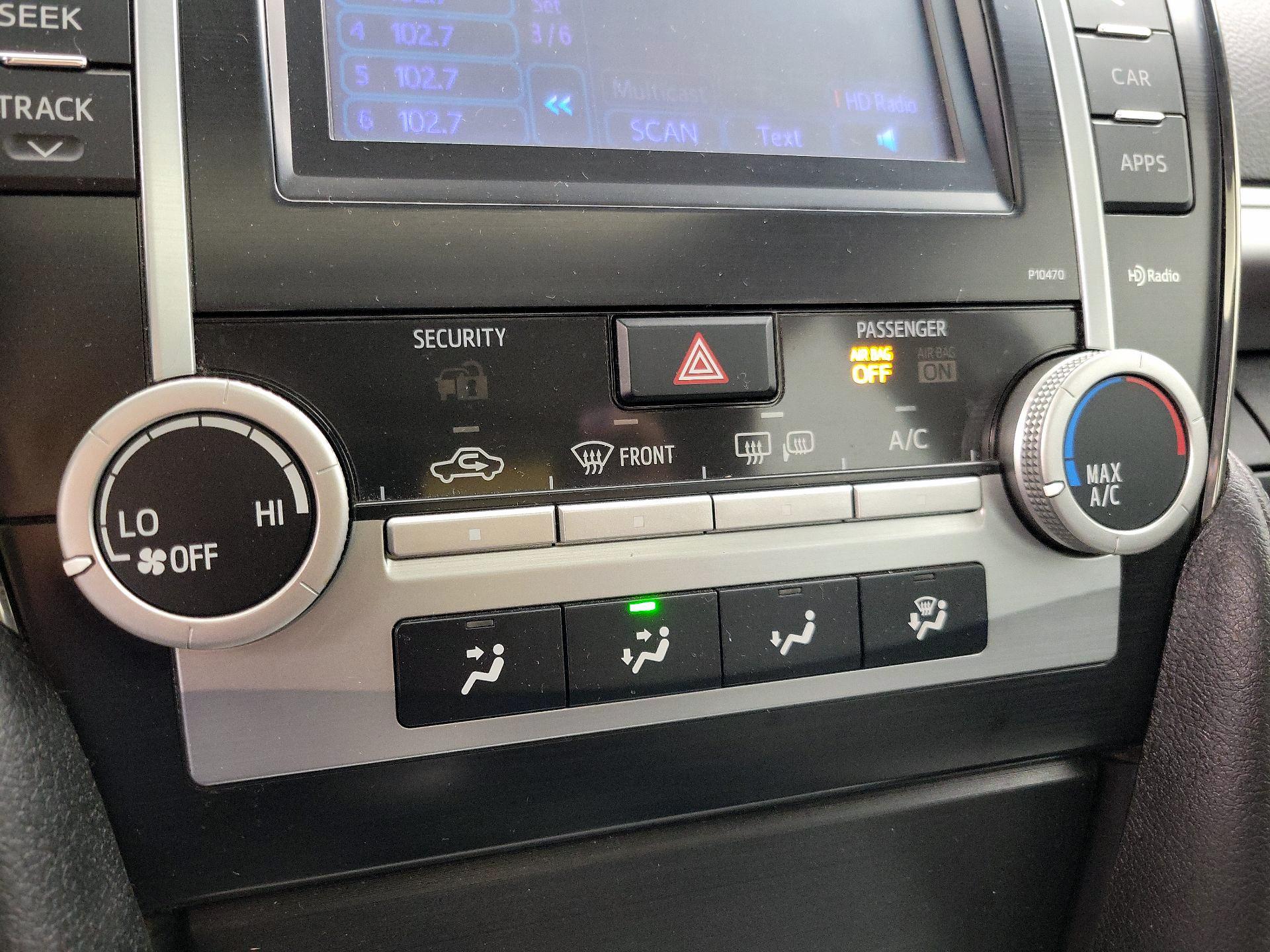 Thumbnail: 2014 Toyota Camry - 15