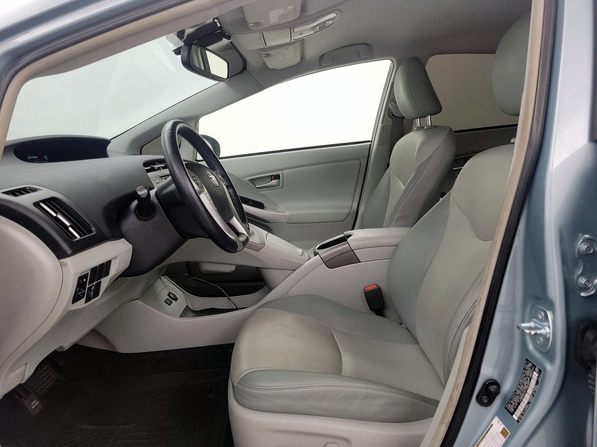 Thumbnail: 2015 Toyota Prius - 11