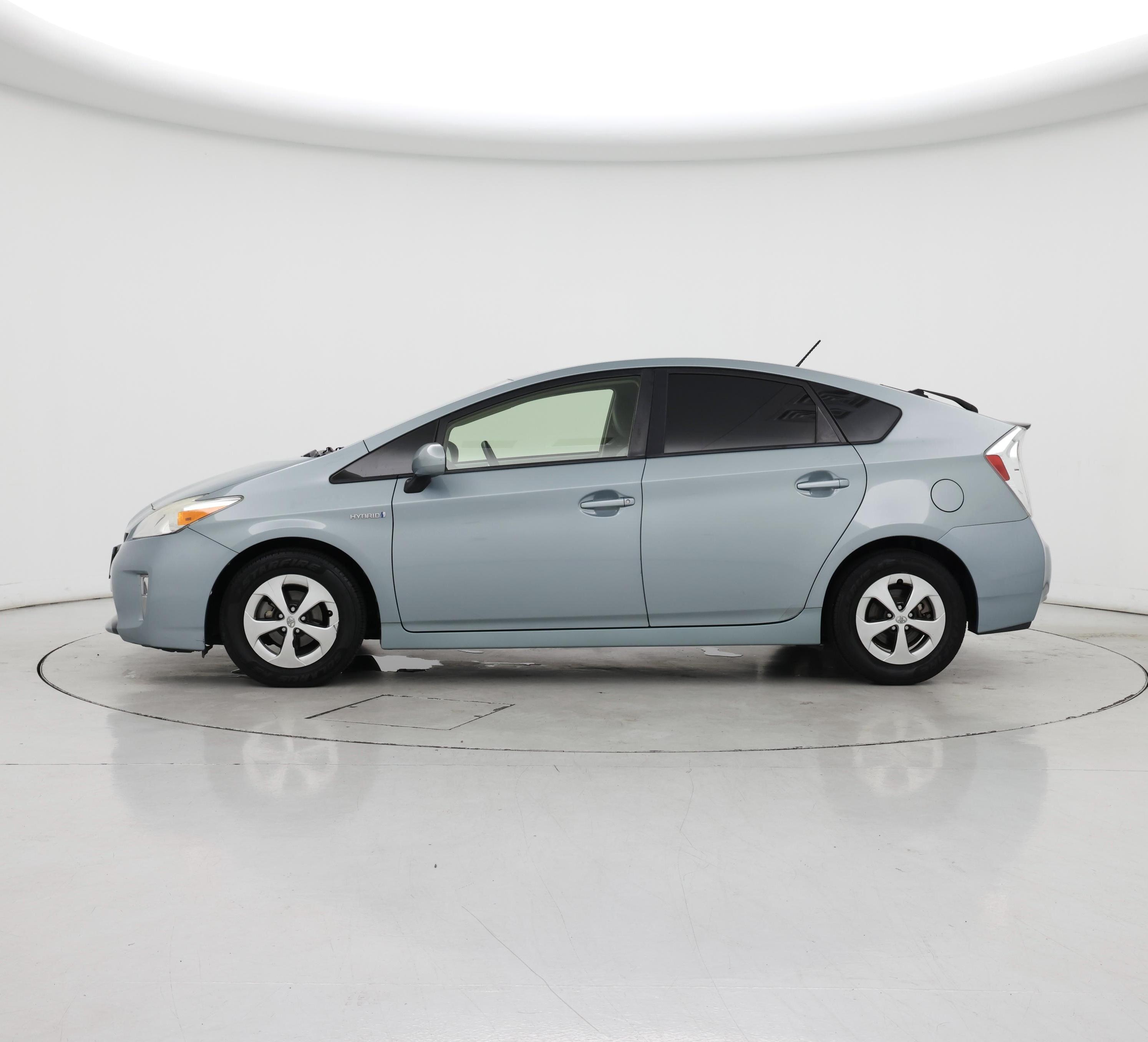 Thumbnail: 2015 Toyota Prius - 3