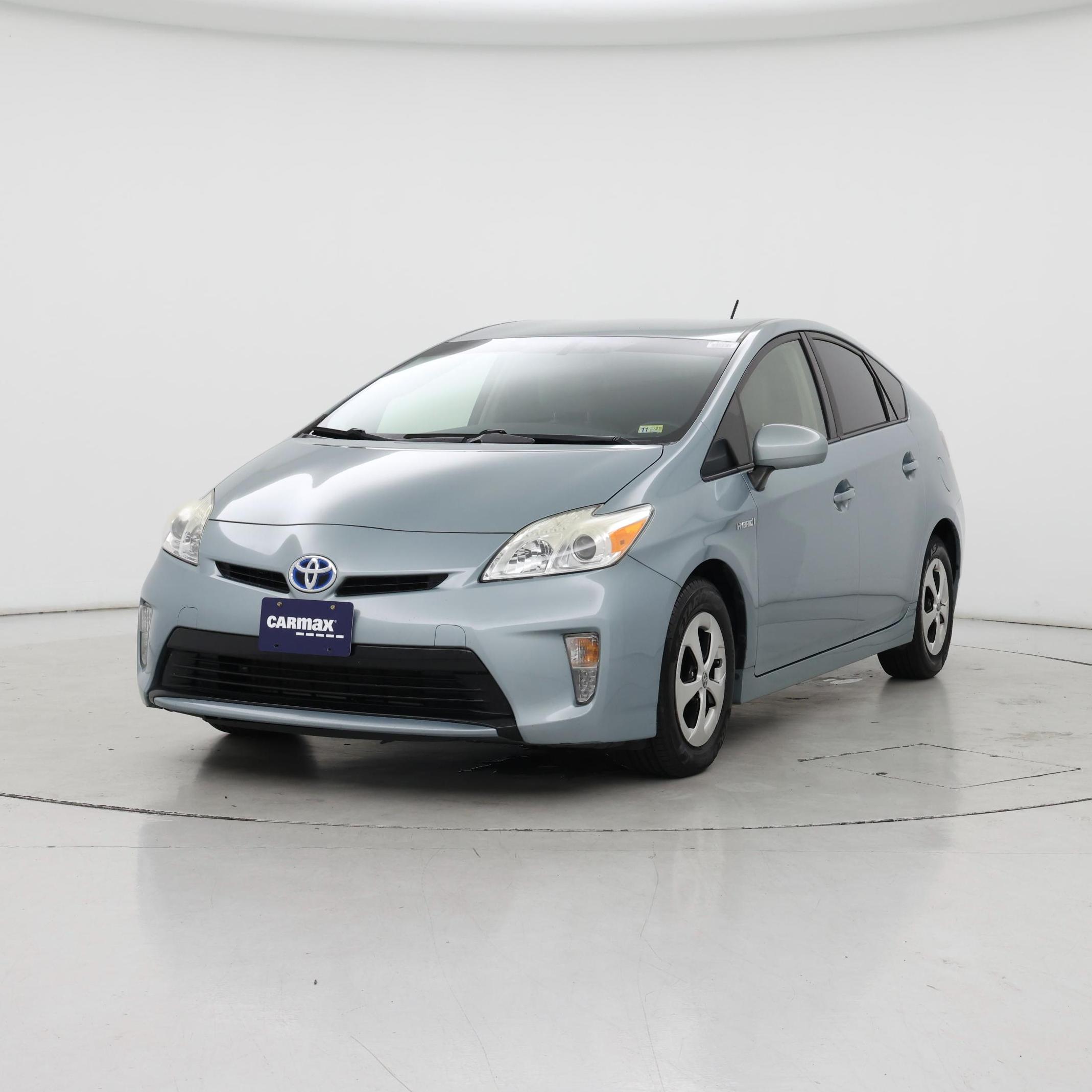 Thumbnail: 2015 Toyota Prius - 4