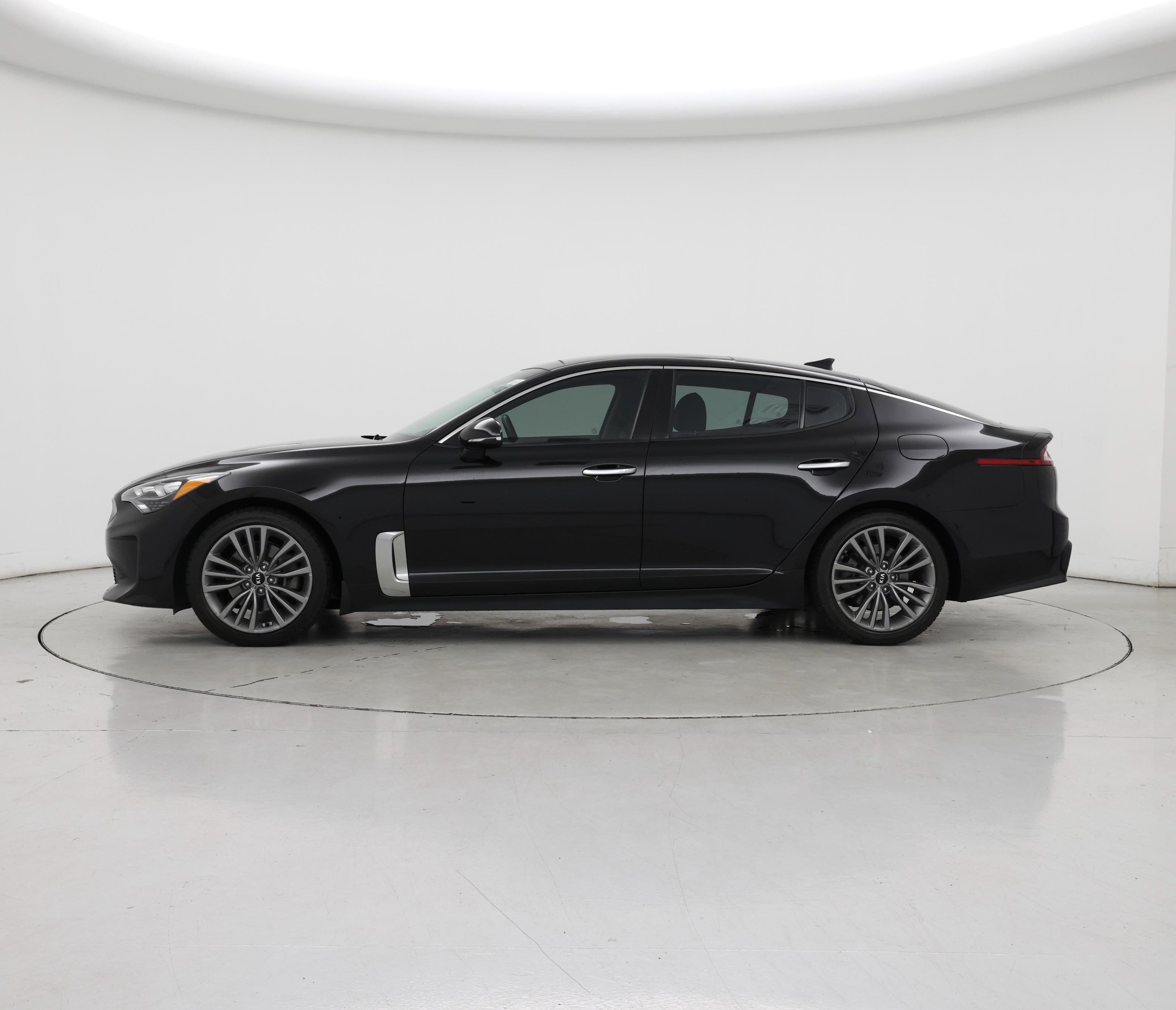 Thumbnail: 2018 Kia Stinger - 3