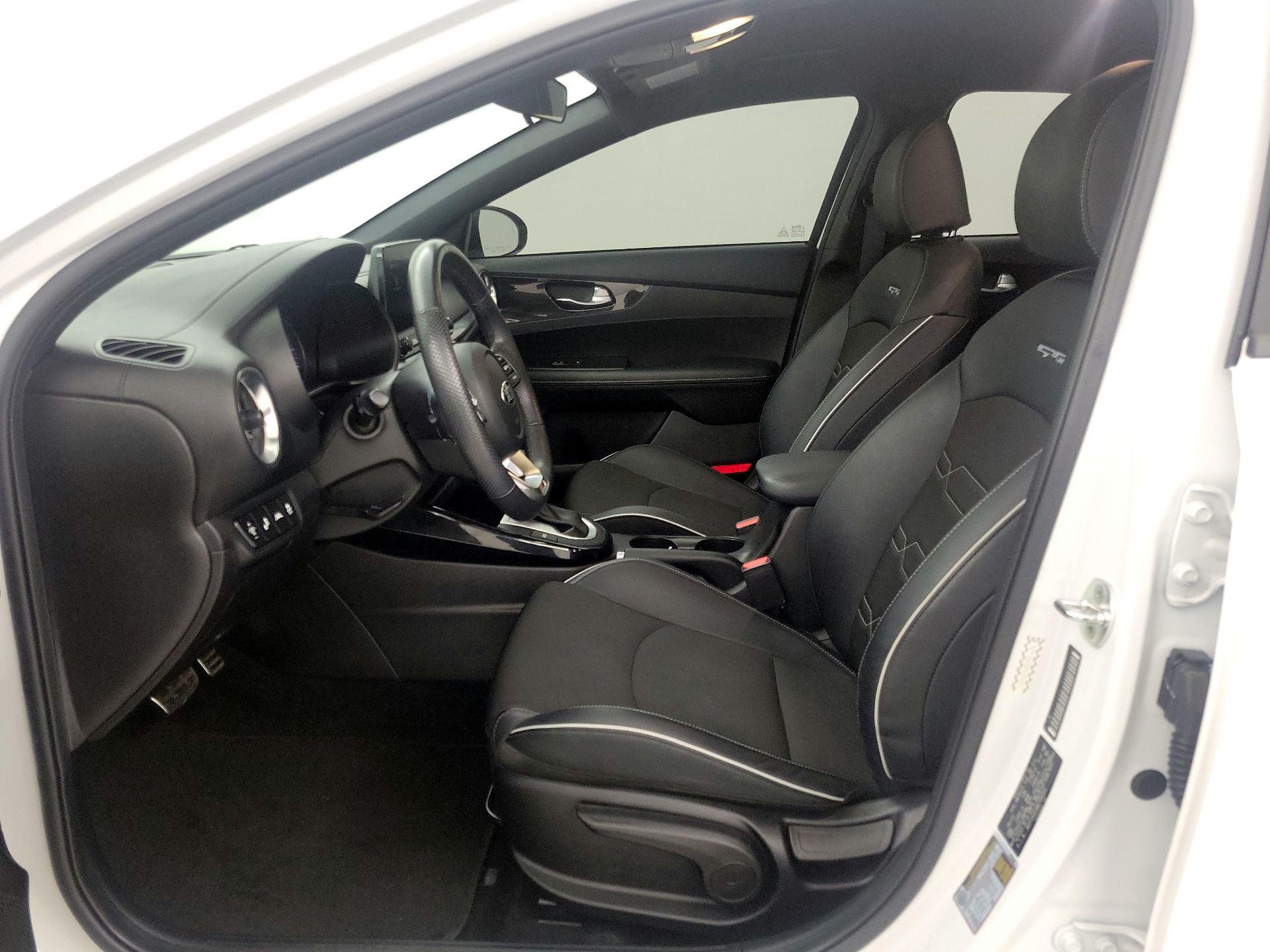 Thumbnail: 2021 Kia Forte - 11