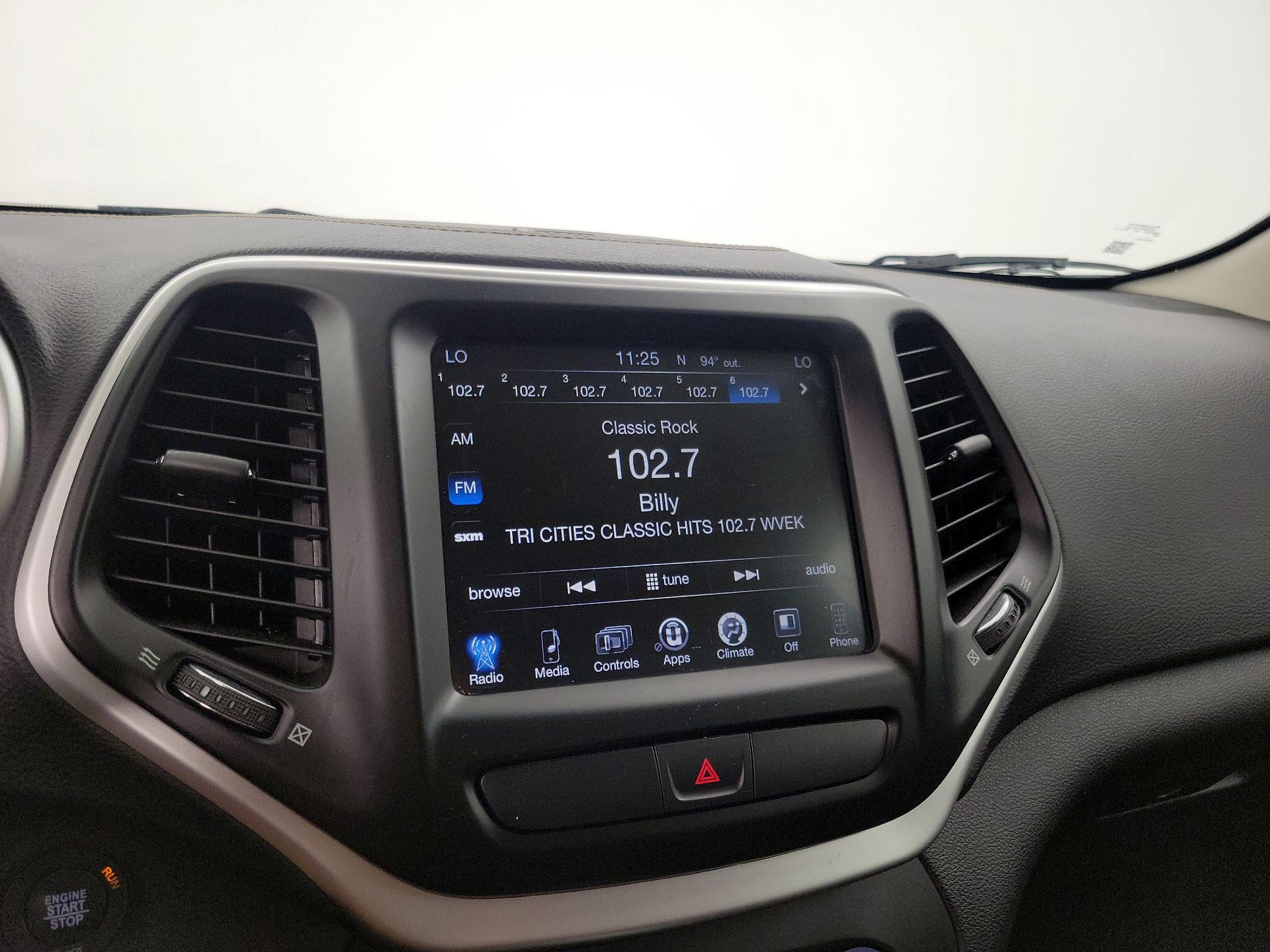 Thumbnail: 2018 Jeep Cherokee - 15