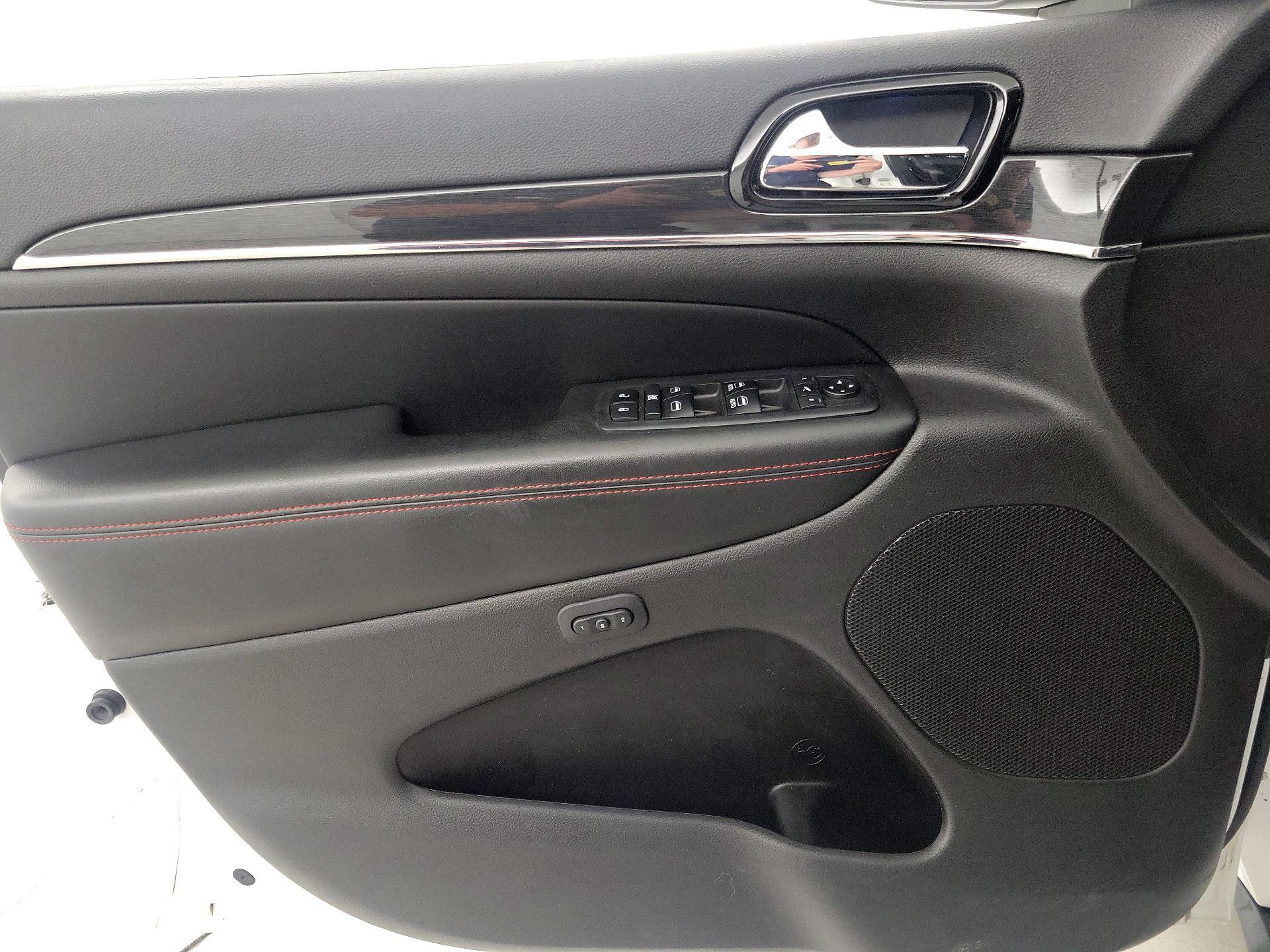Thumbnail: 2019 Jeep Grand Cherokee - 12