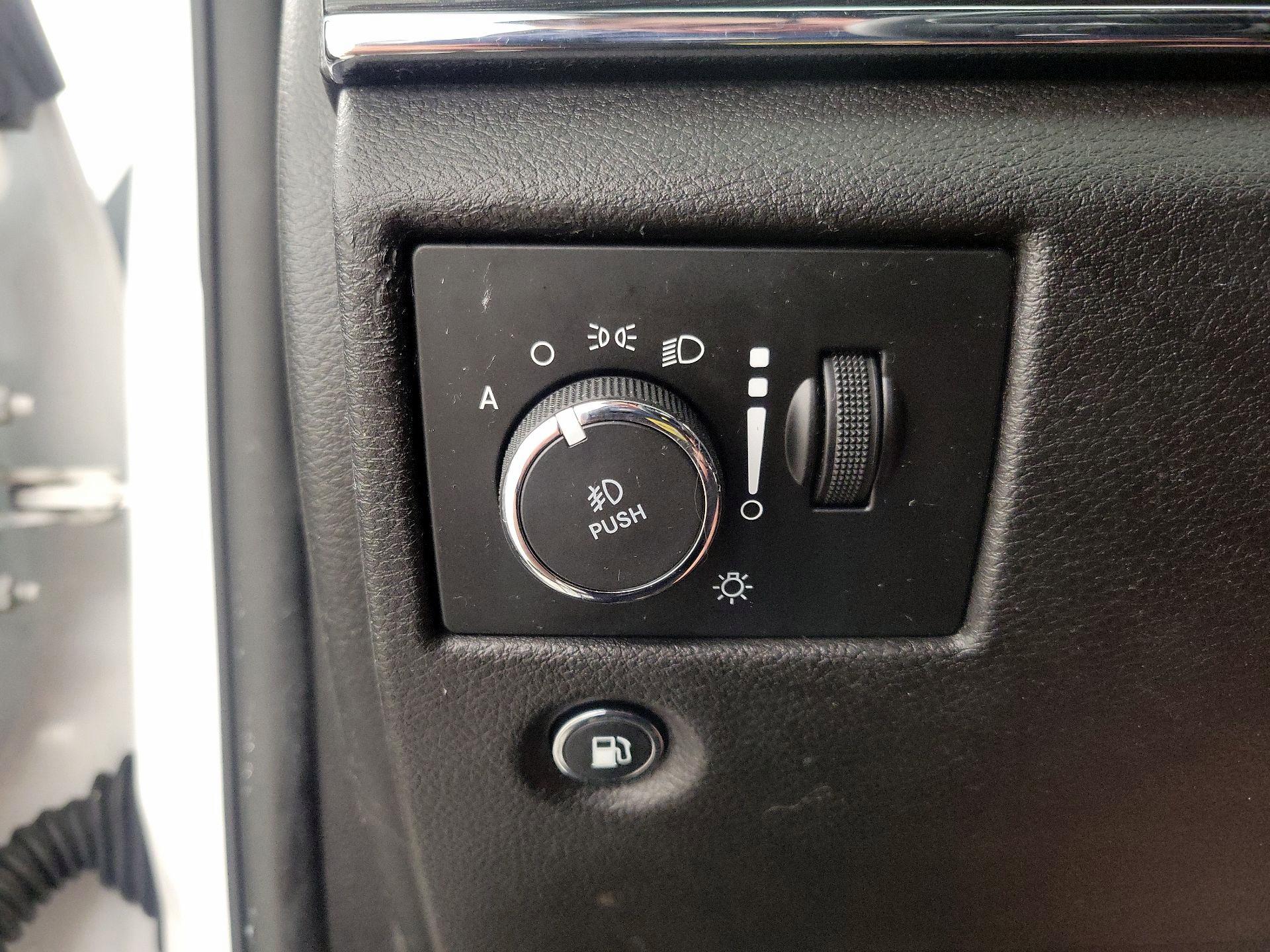 Thumbnail: 2019 Jeep Grand Cherokee - 13