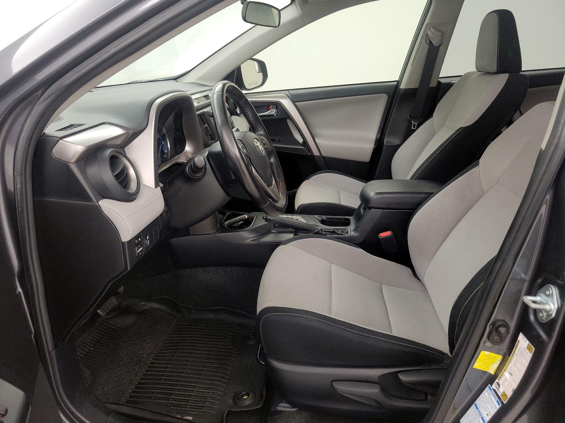 Thumbnail: 2016 Toyota RAV4 - 11