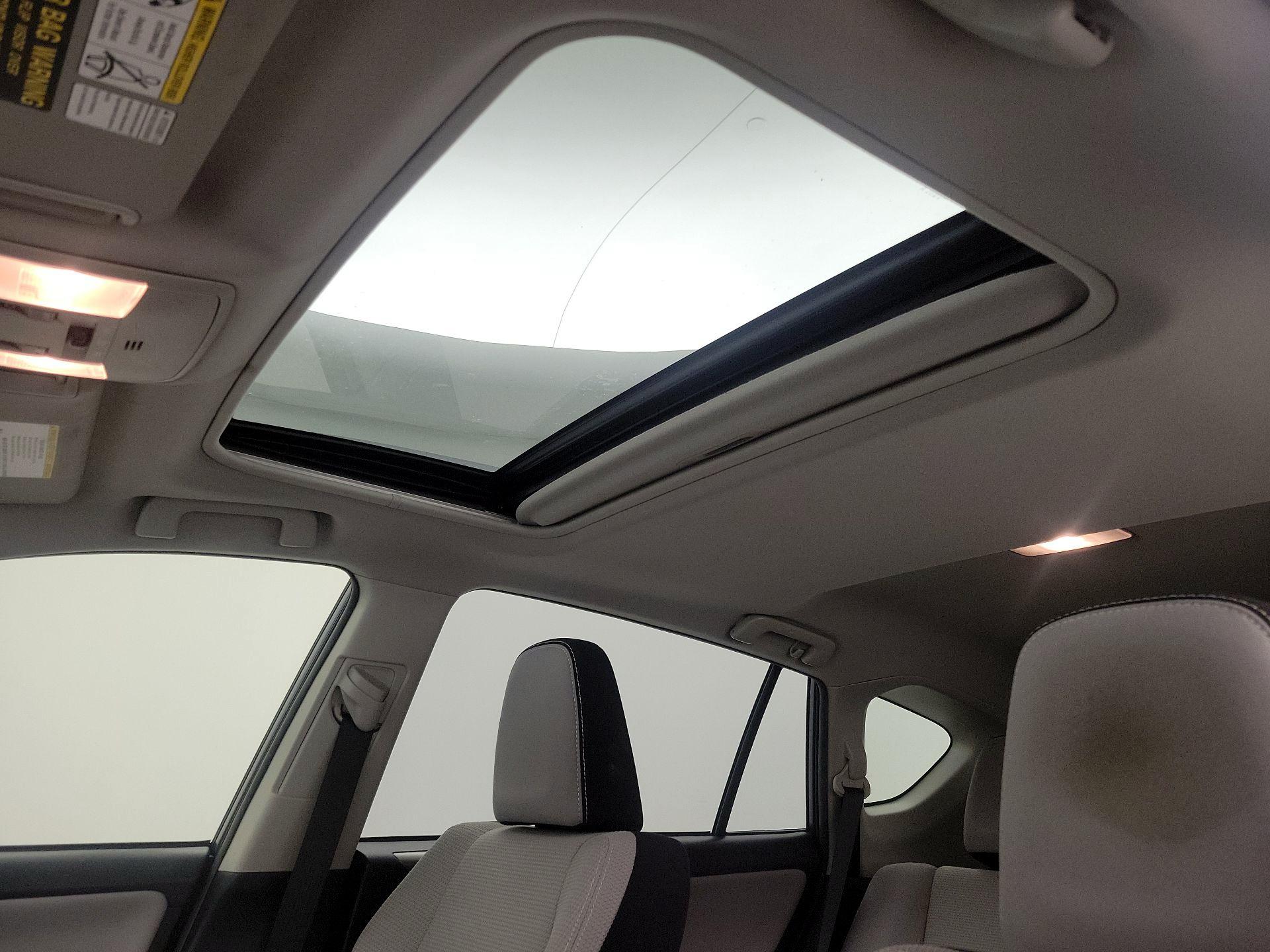 Thumbnail: 2016 Toyota RAV4 - 19