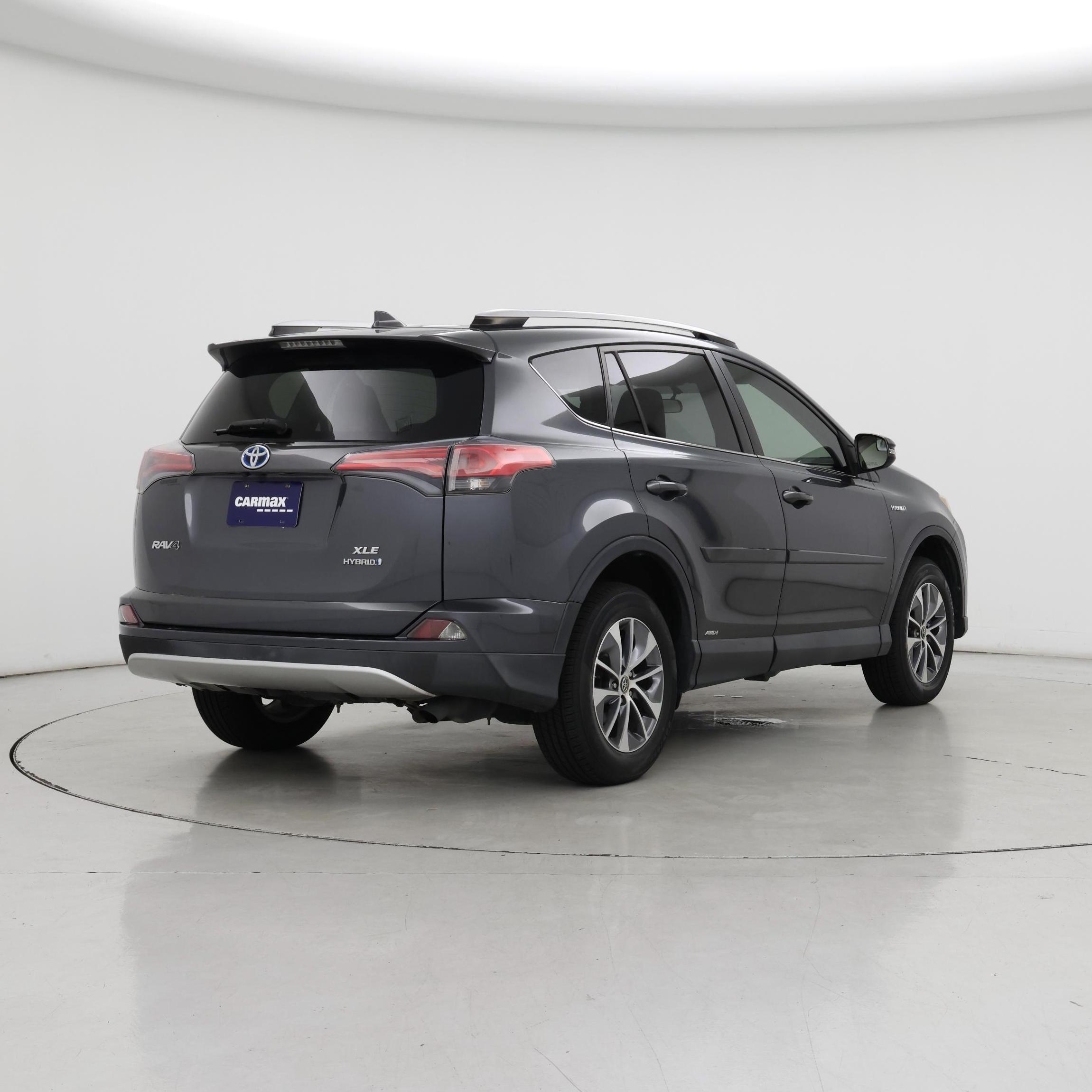 Thumbnail: 2016 Toyota RAV4 - 8