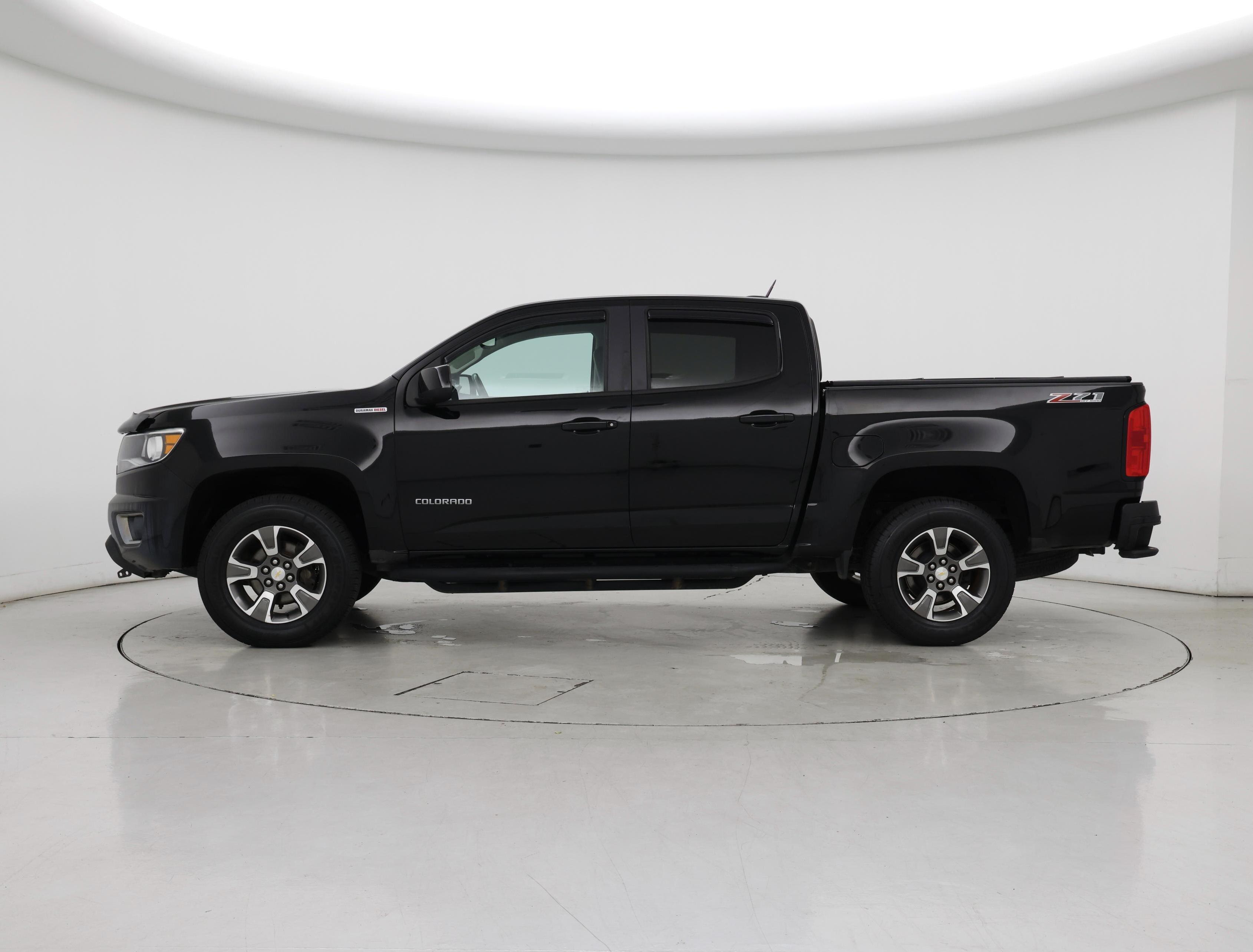 Thumbnail: 2017 Chevrolet Colorado - 3