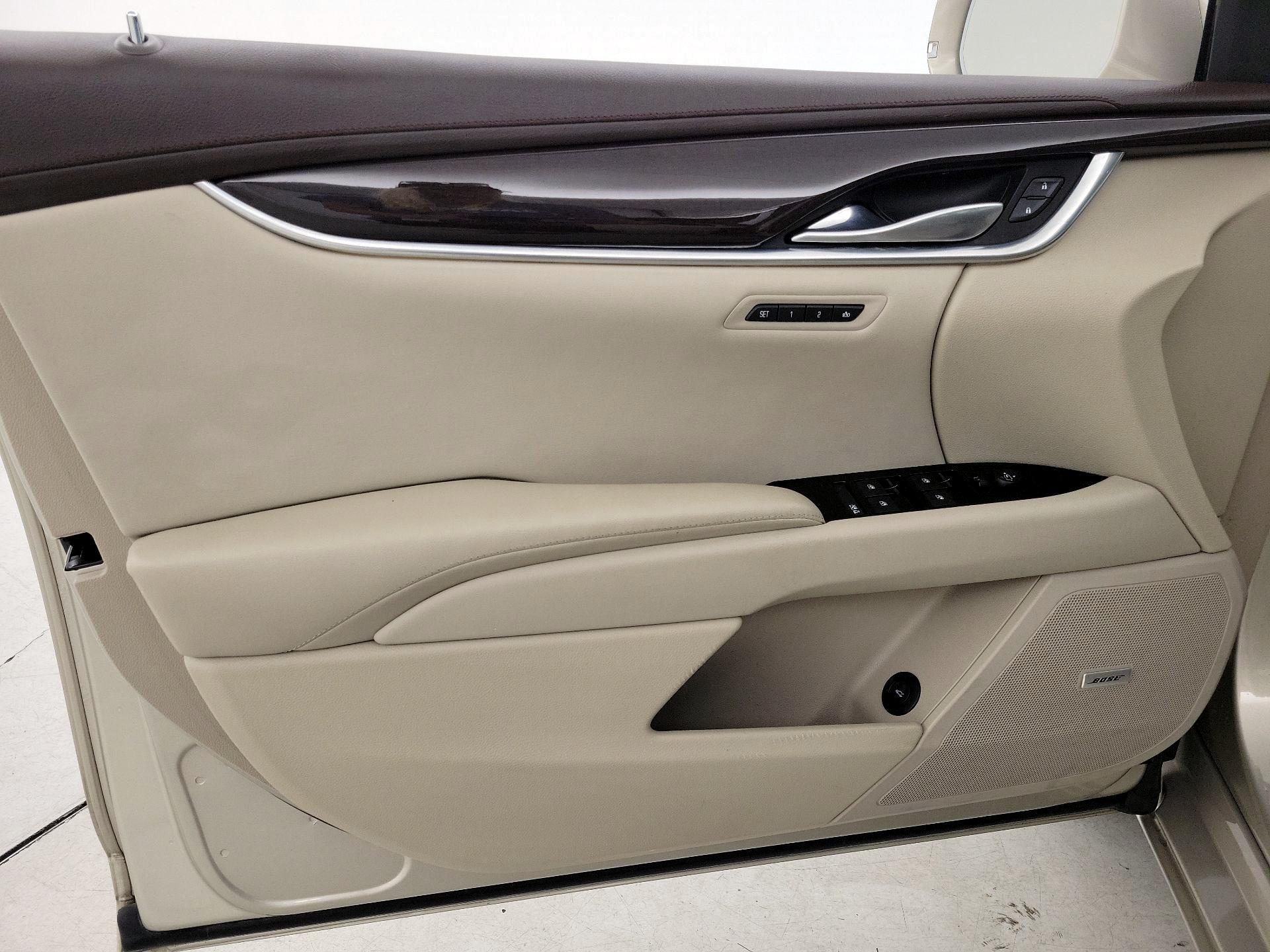 Thumbnail: 2016 Cadillac XTS - 12