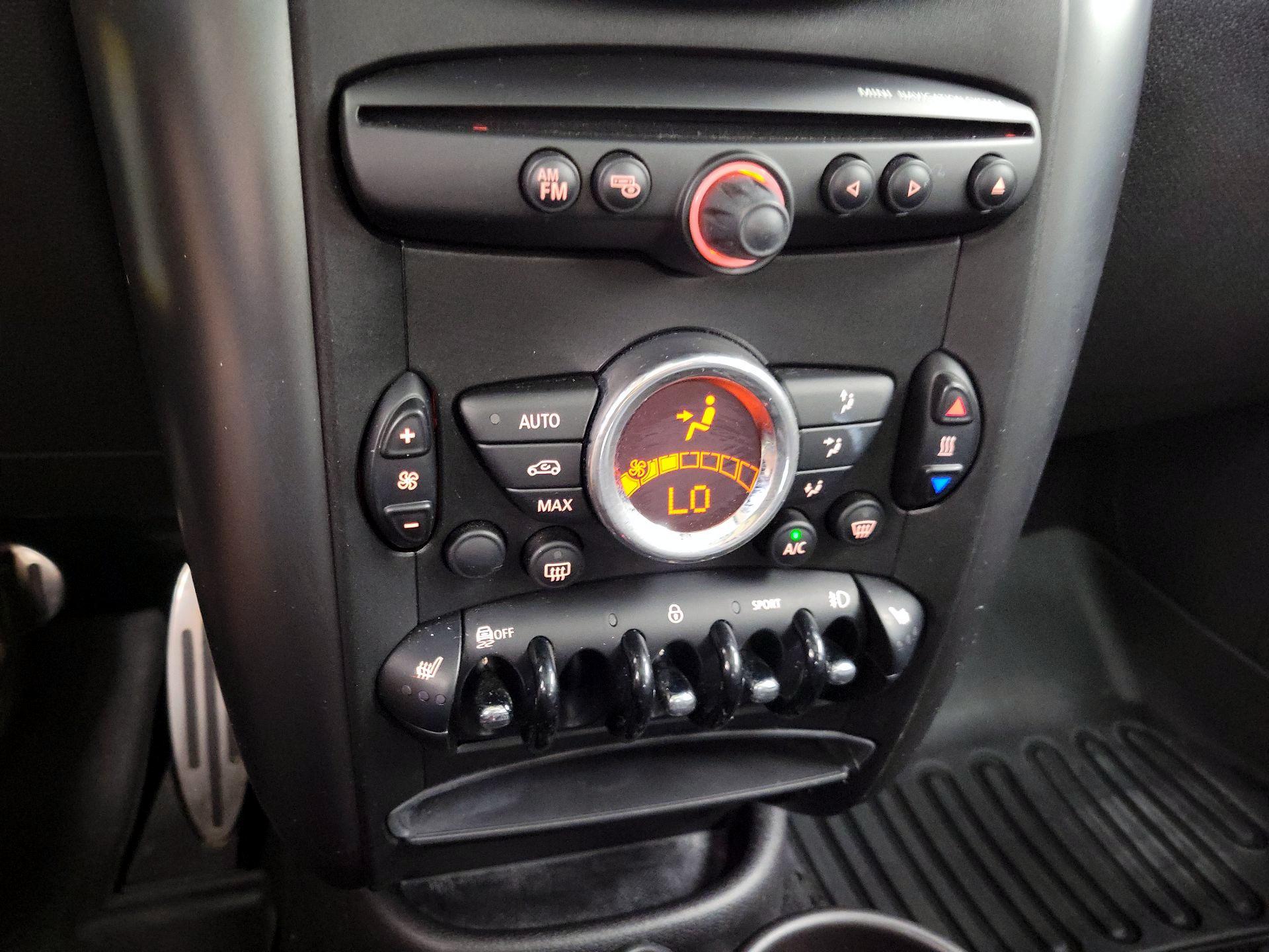 Thumbnail: 2015 MINI Cooper Countryman - 14