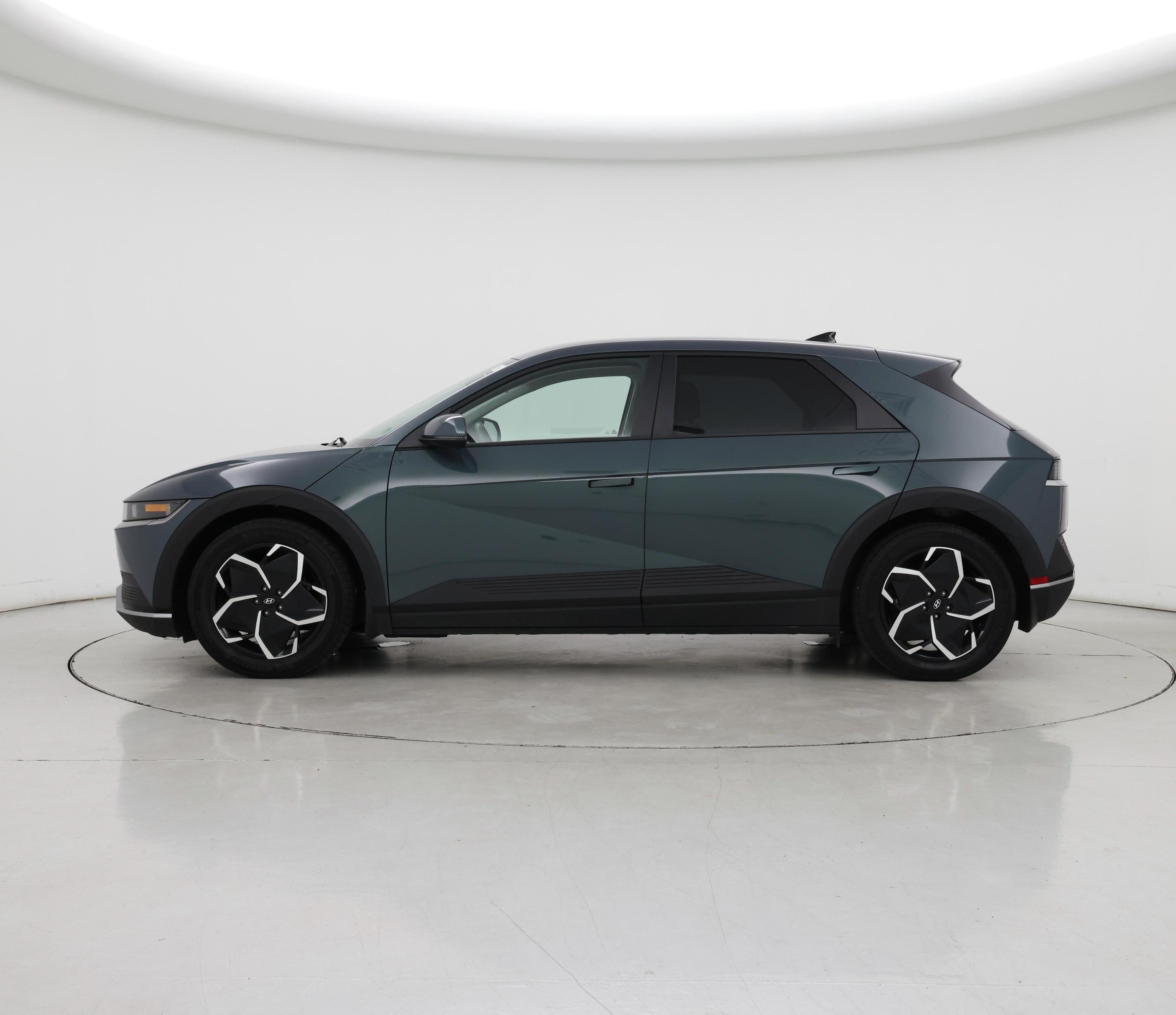 Thumbnail: 2022 Hyundai Ioniq 5 - 3