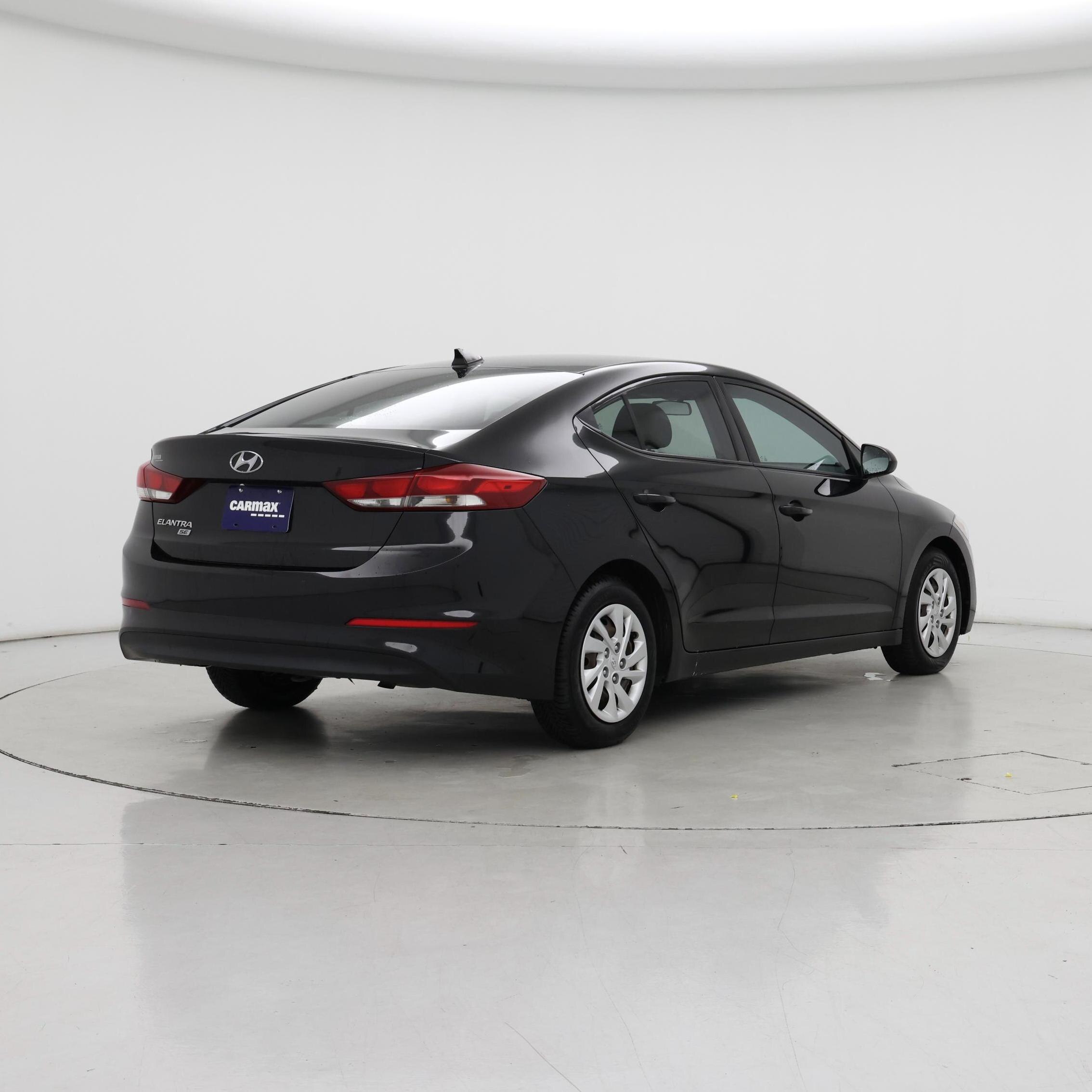 Thumbnail: 2017 Hyundai Elantra - 8