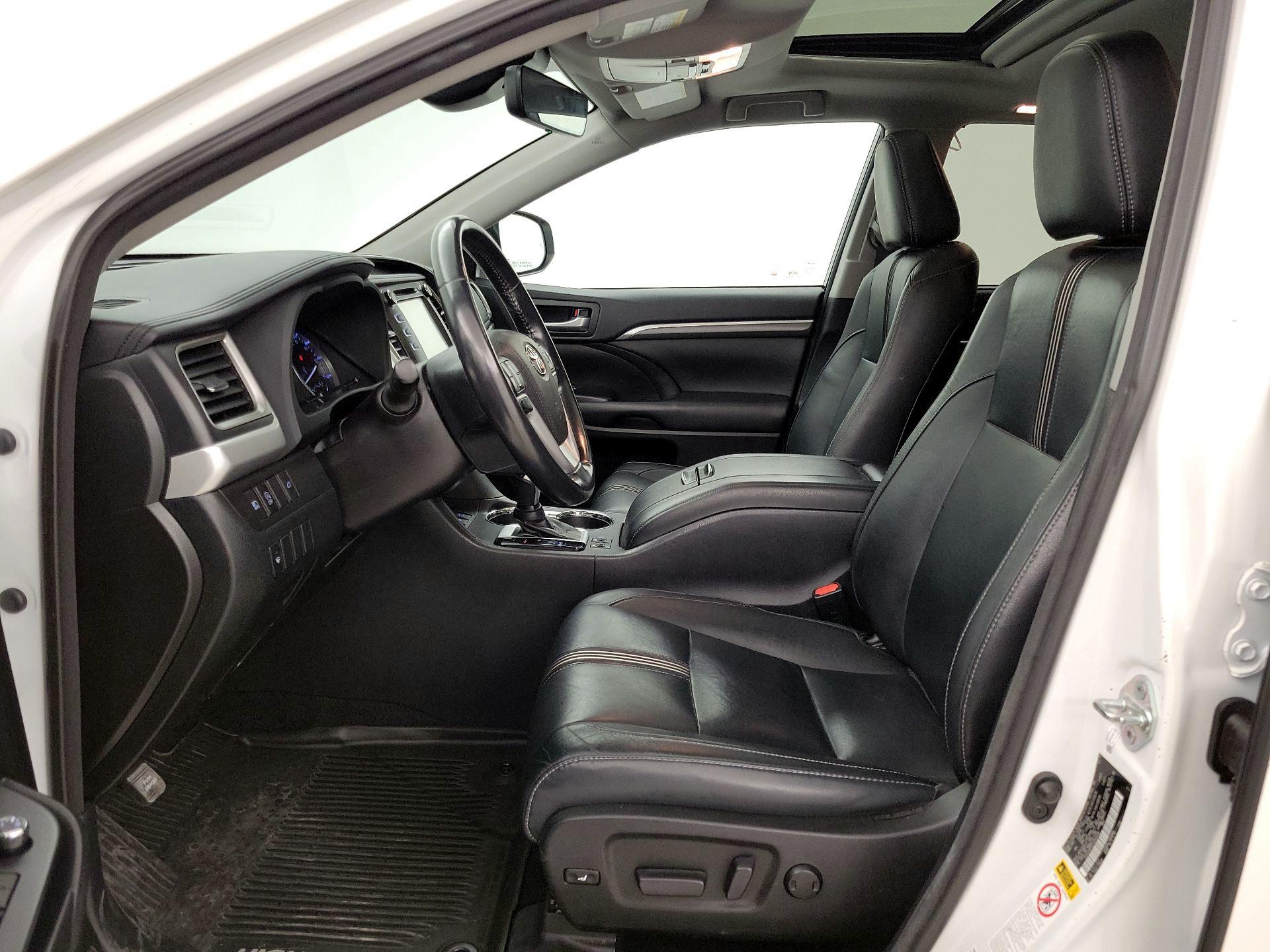 Thumbnail: 2018 Toyota Highlander - 11
