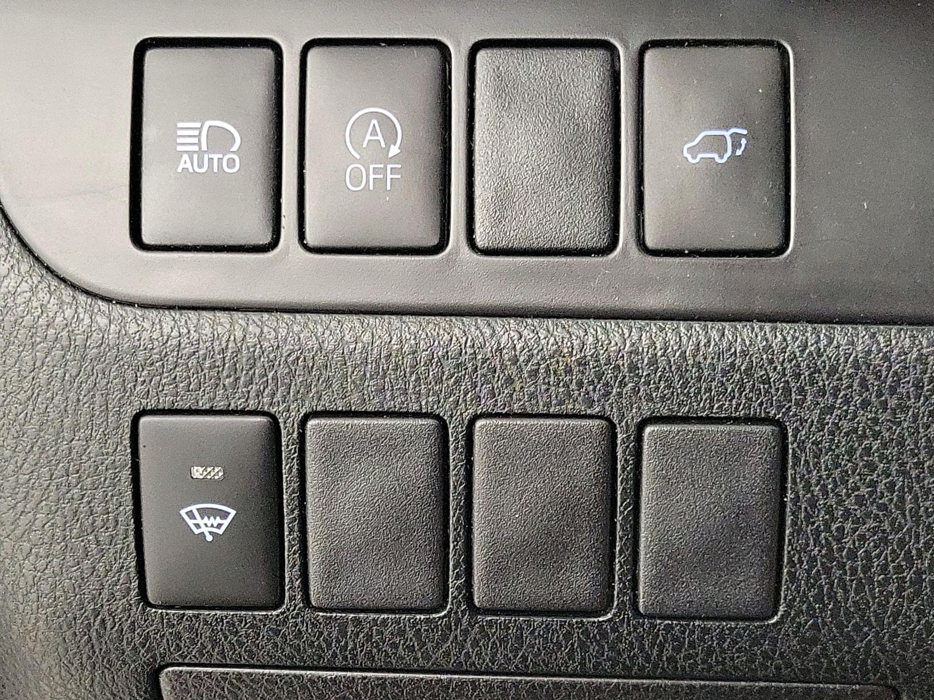 Thumbnail: 2018 Toyota Highlander - 13