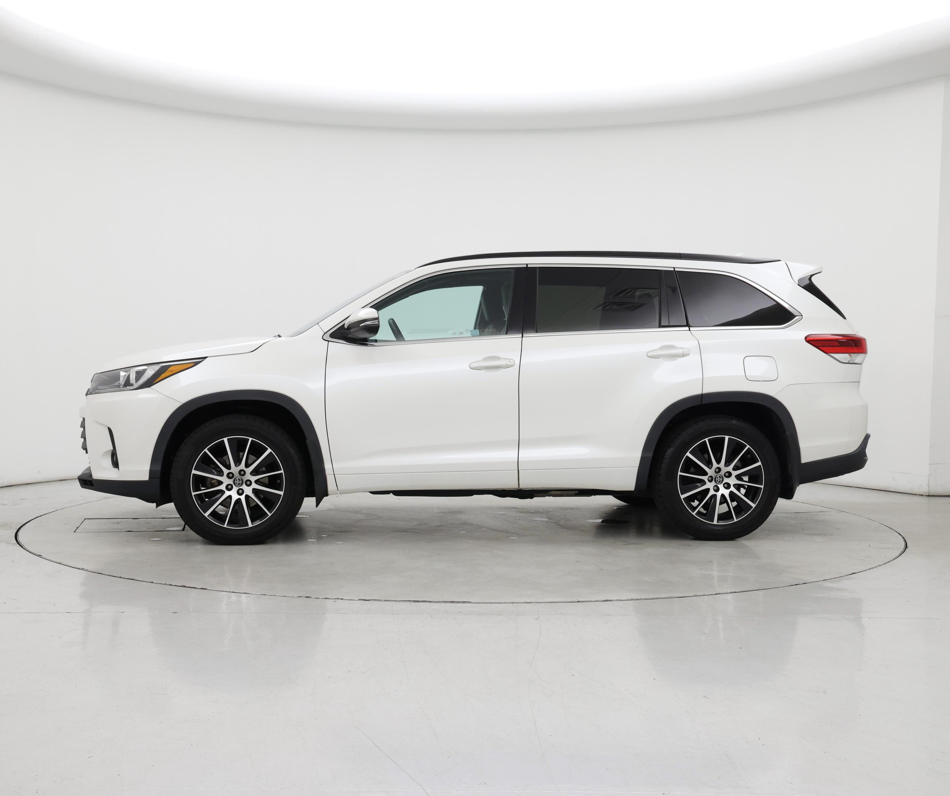 Thumbnail: 2018 Toyota Highlander - 3