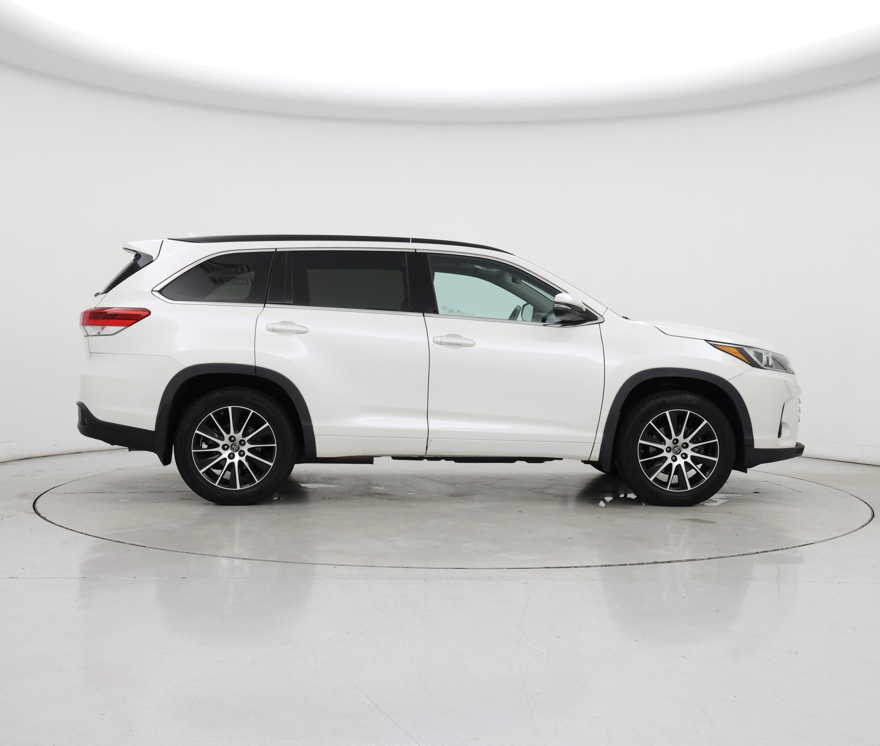 Thumbnail: 2018 Toyota Highlander - 7