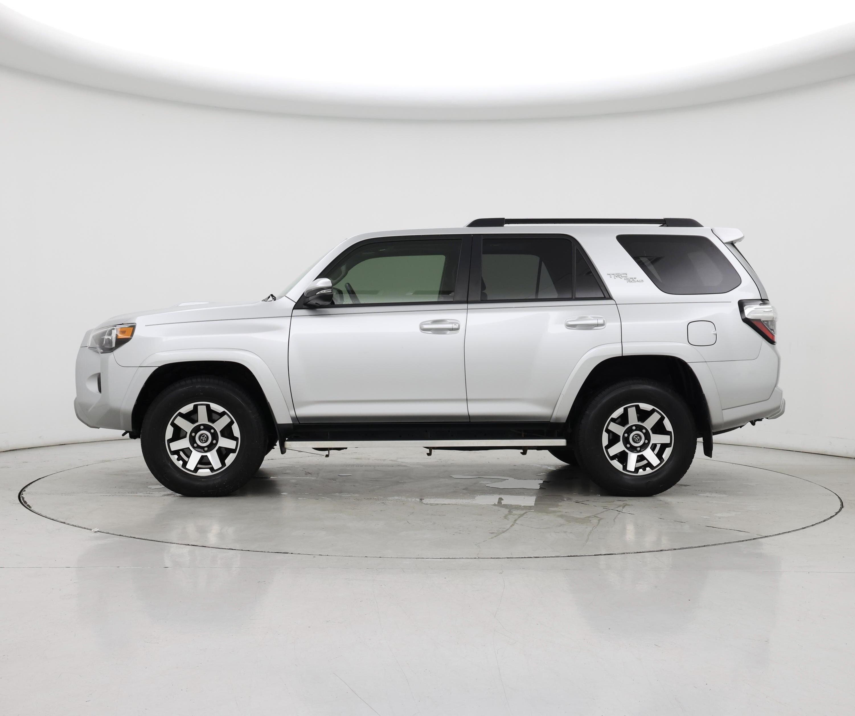 Thumbnail: 2019 Toyota 4Runner - 3