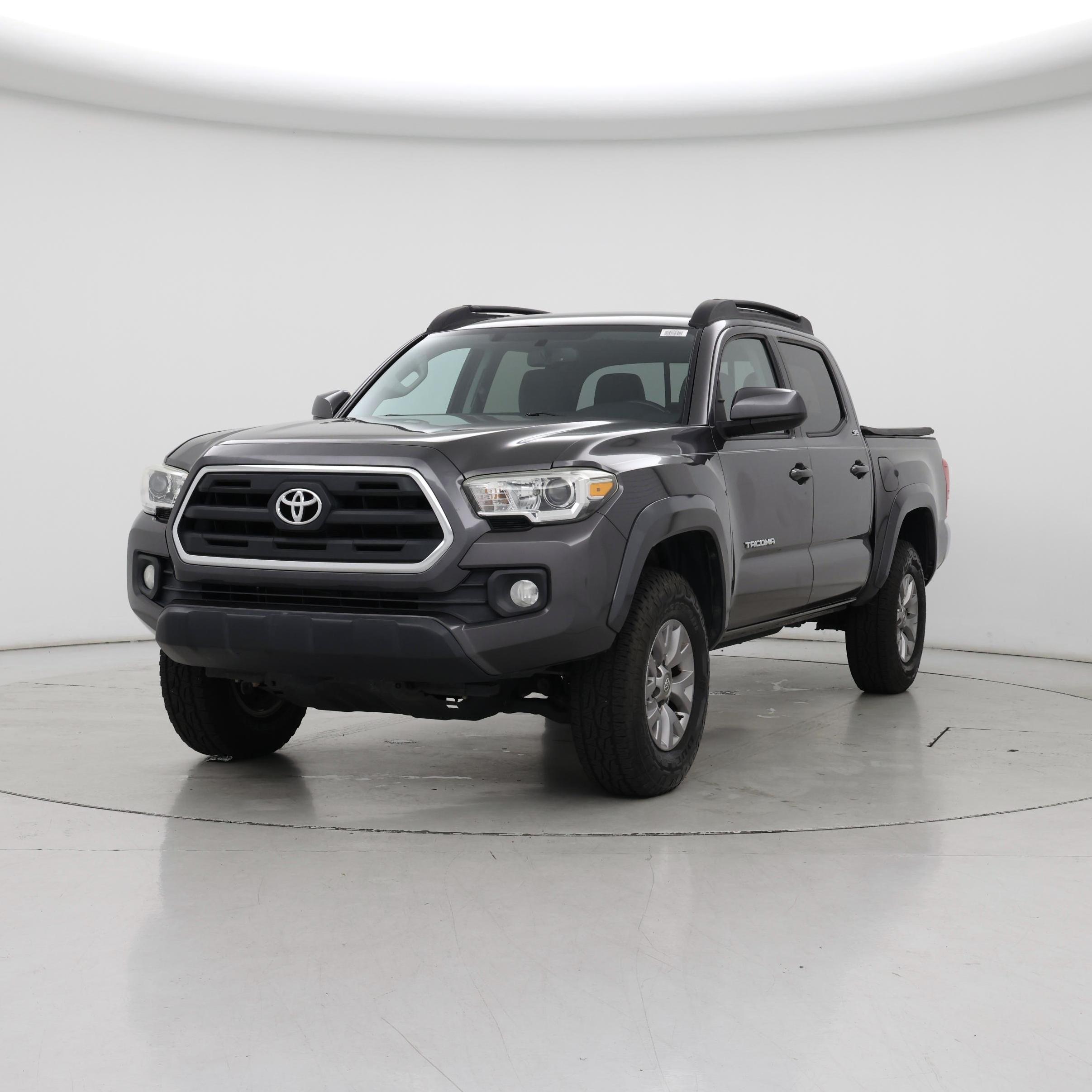 Thumbnail: 2017 Toyota Tacoma - 4