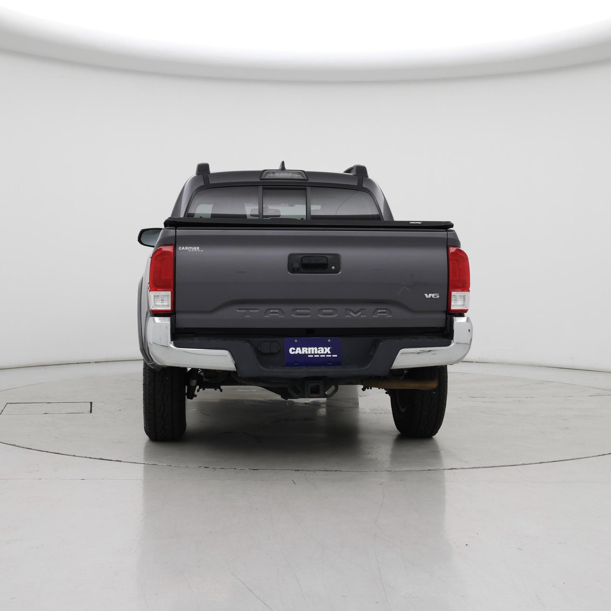 Thumbnail: 2017 Toyota Tacoma - 6