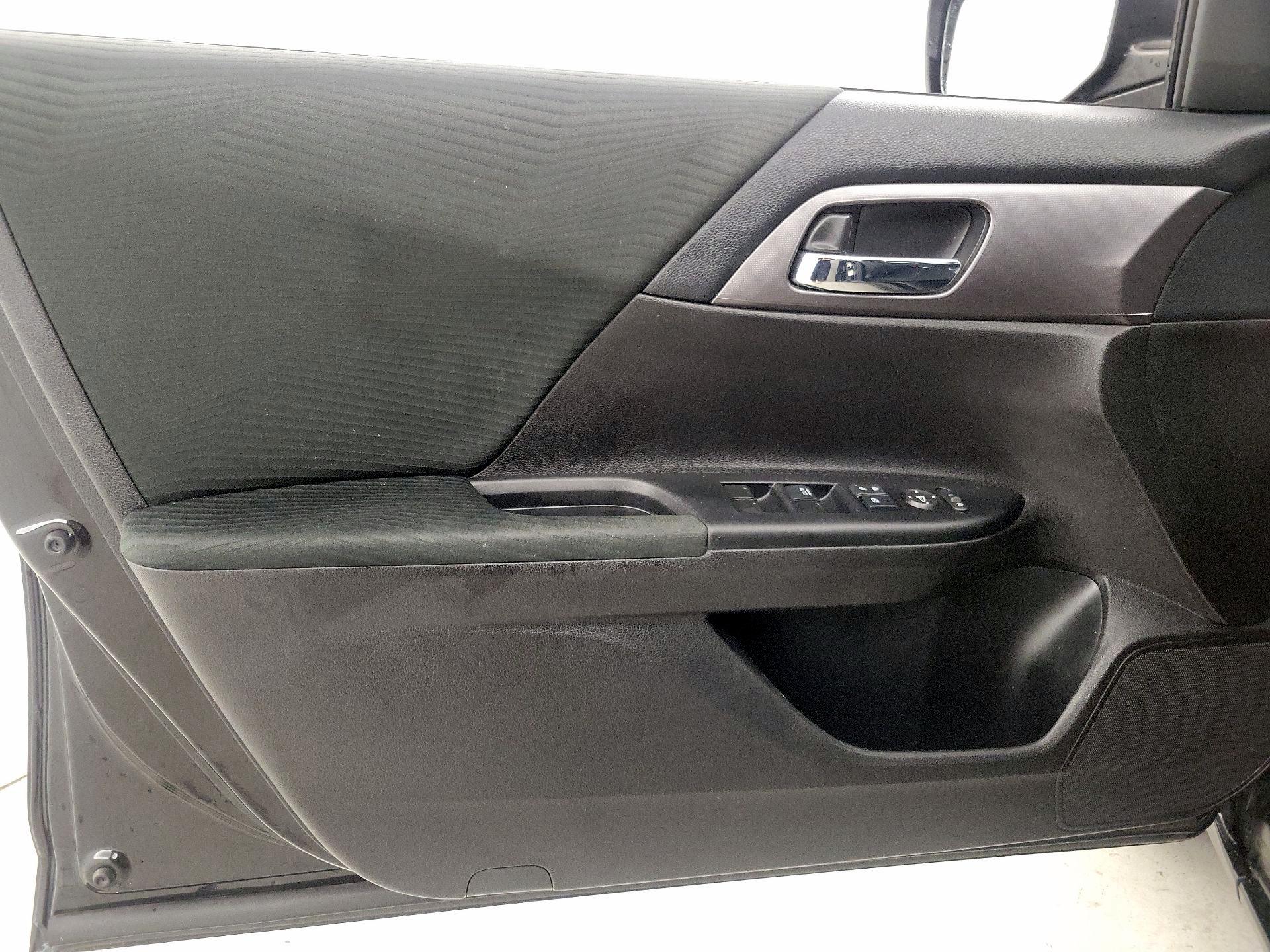 Thumbnail: 2015 Honda Accord - 12
