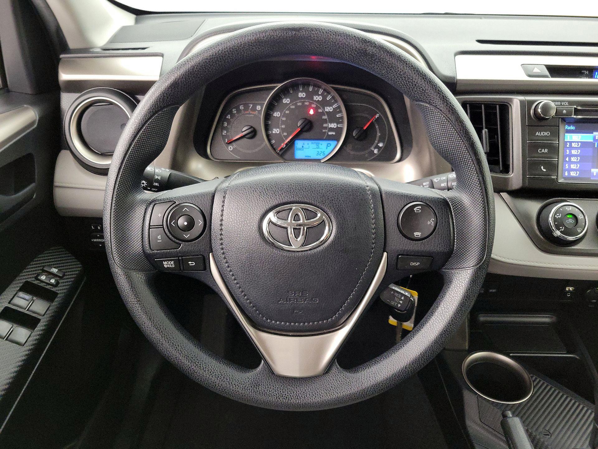 Thumbnail: 2015 Toyota RAV4 - 10