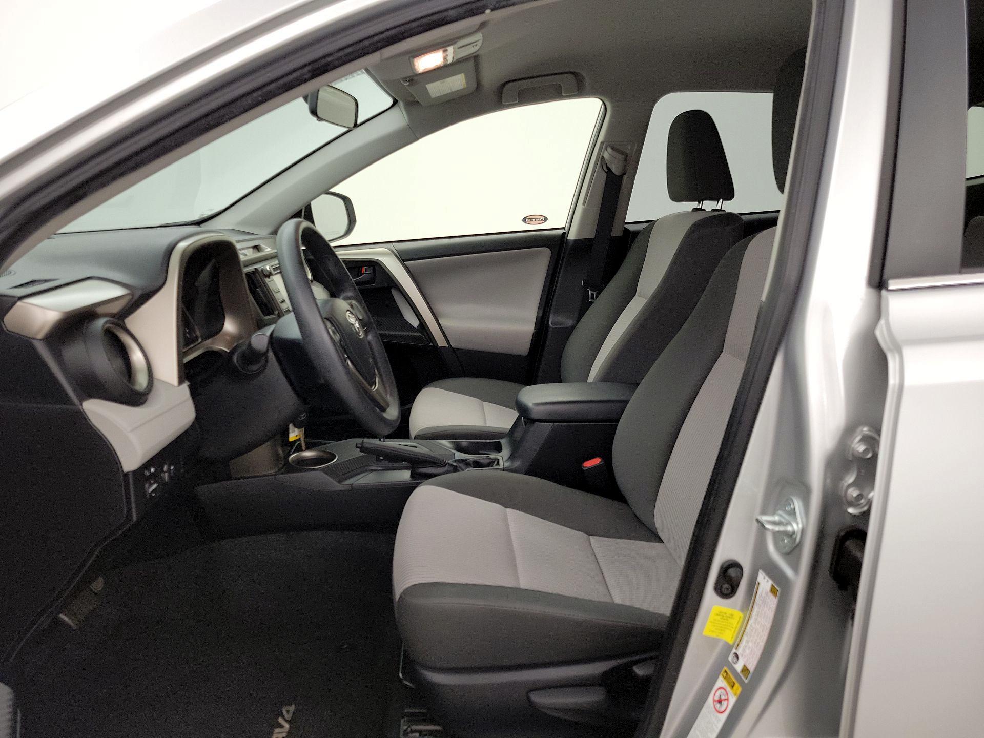 Thumbnail: 2015 Toyota RAV4 - 11