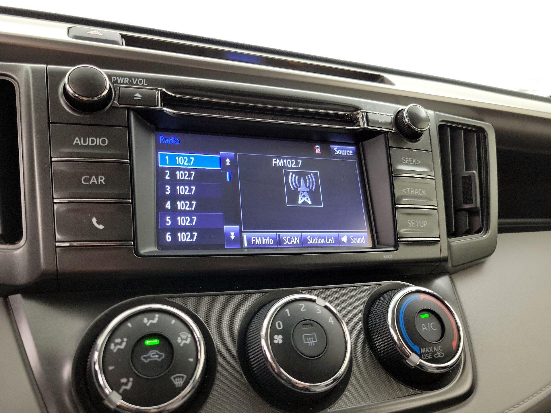 Thumbnail: 2015 Toyota RAV4 - 15