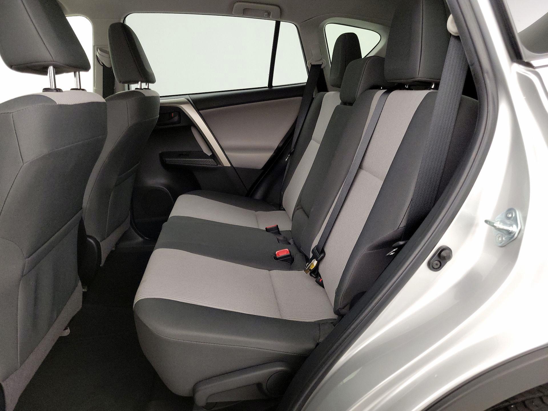 Thumbnail: 2015 Toyota RAV4 - 19