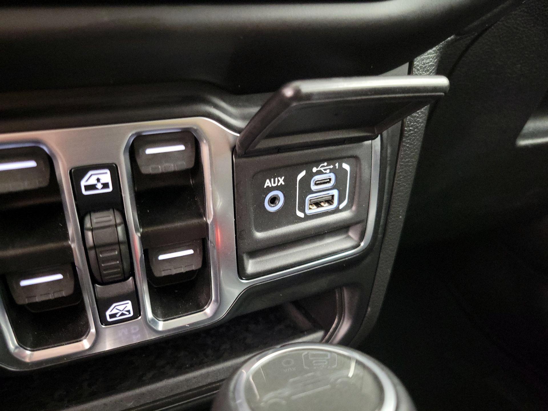 Thumbnail: 2022 Jeep Gladiator - 19