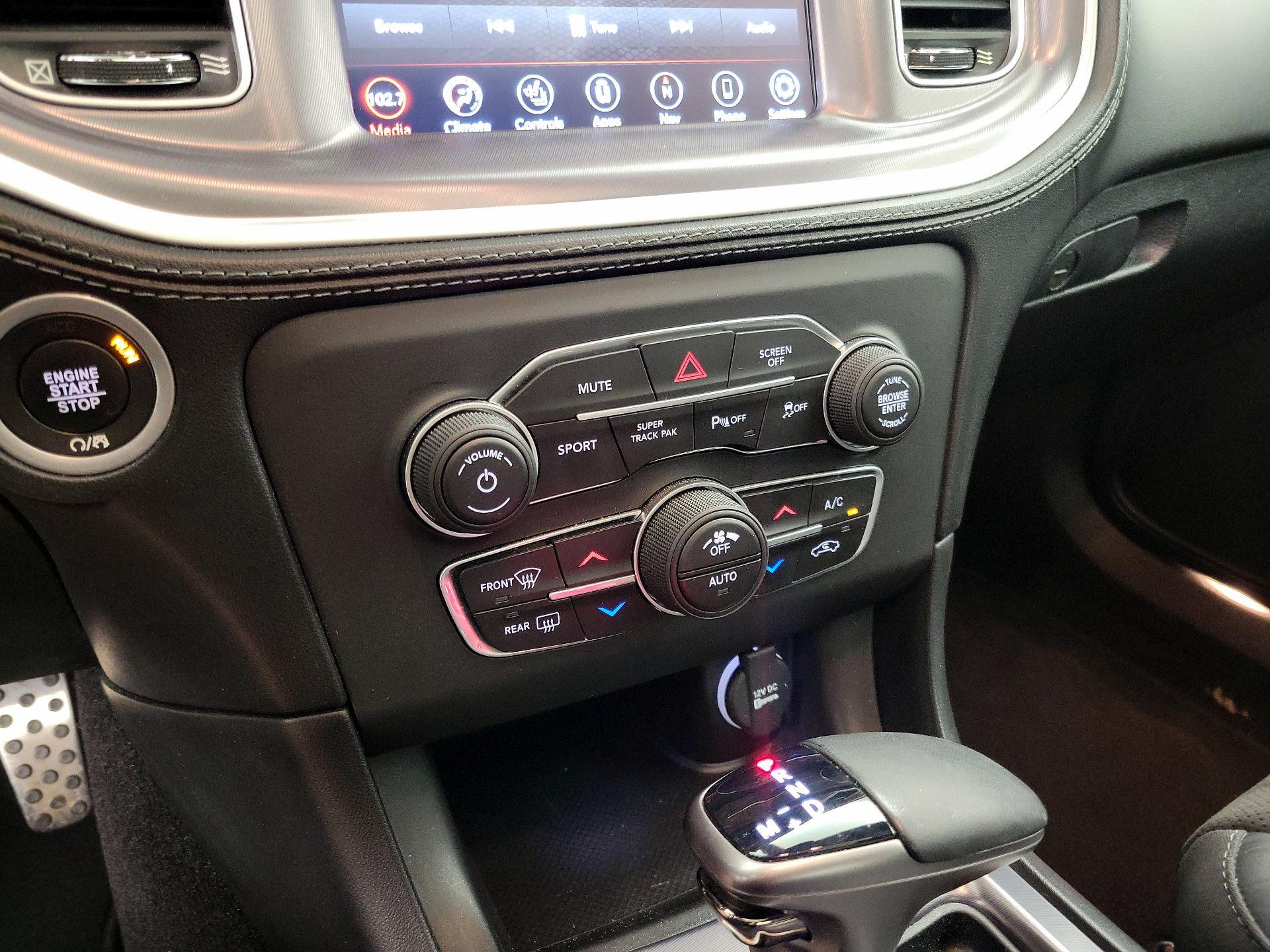 Thumbnail: 2020 Dodge Charger - 17