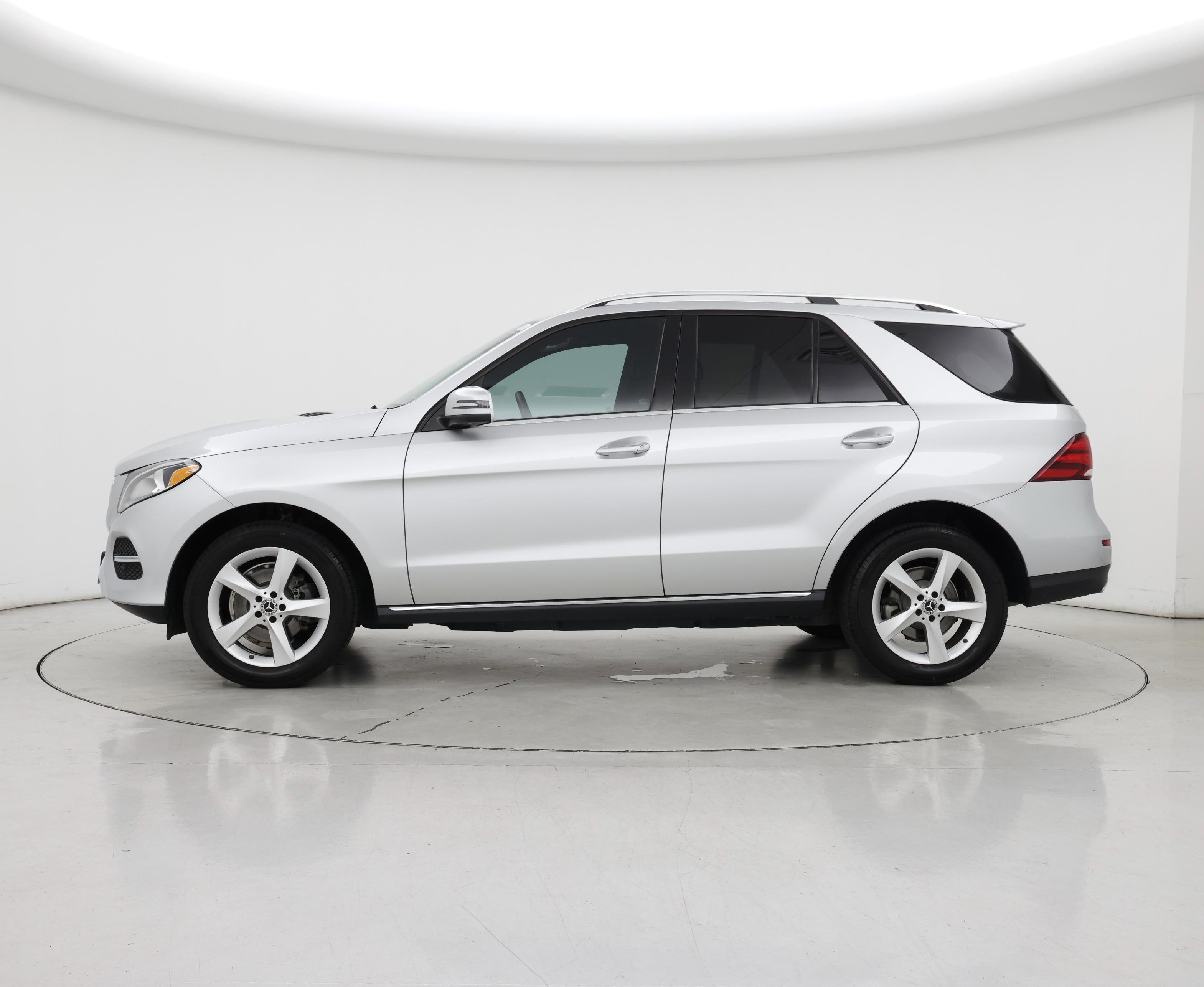 Thumbnail: 2017 Mercedes-Benz GLE - 3