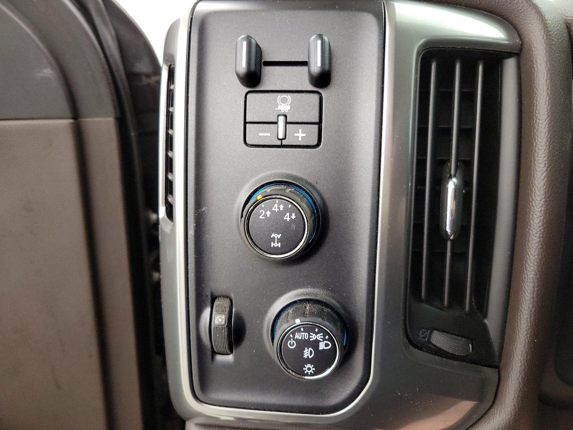 Thumbnail: 2016 Chevrolet Silverado 2500 - 13