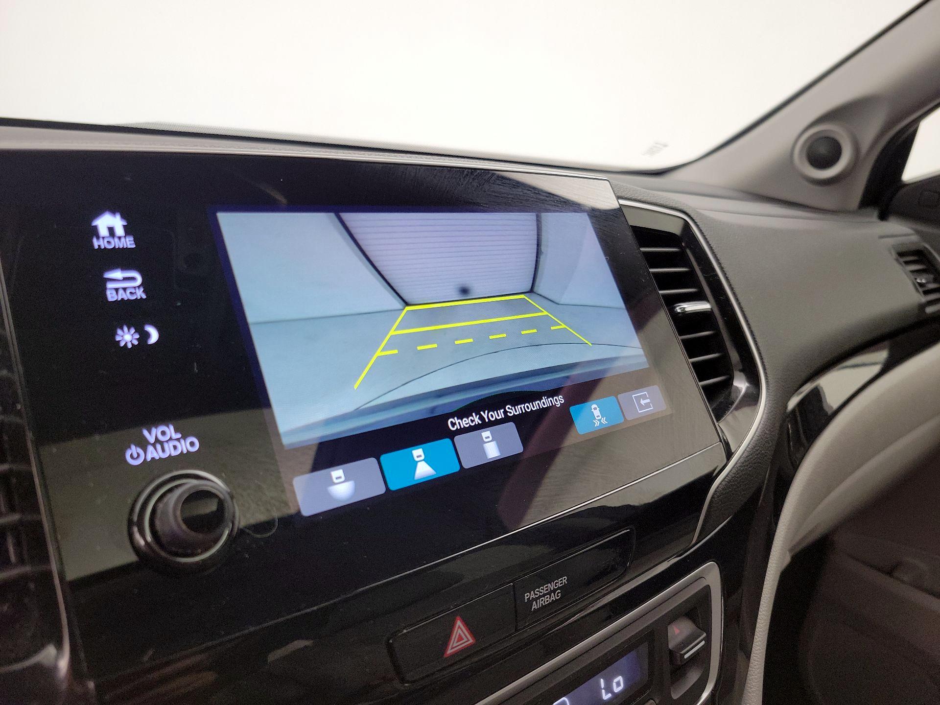 Thumbnail: 2019 Honda Pilot - 14