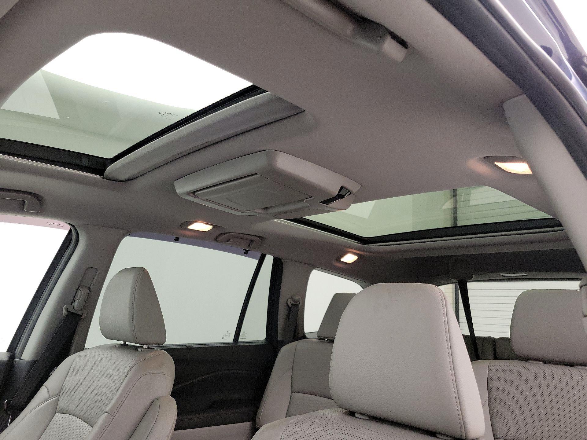 Thumbnail: 2019 Honda Pilot - 19