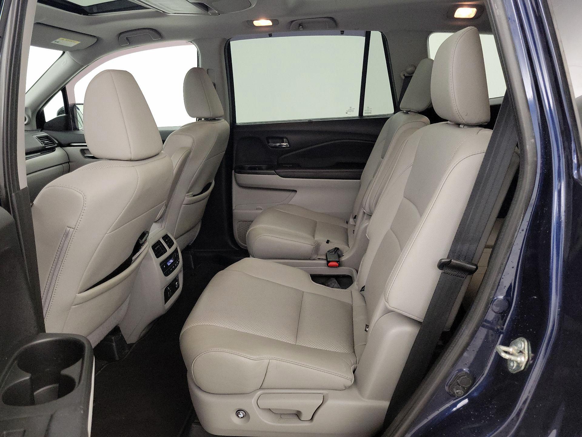 Thumbnail: 2019 Honda Pilot - 20
