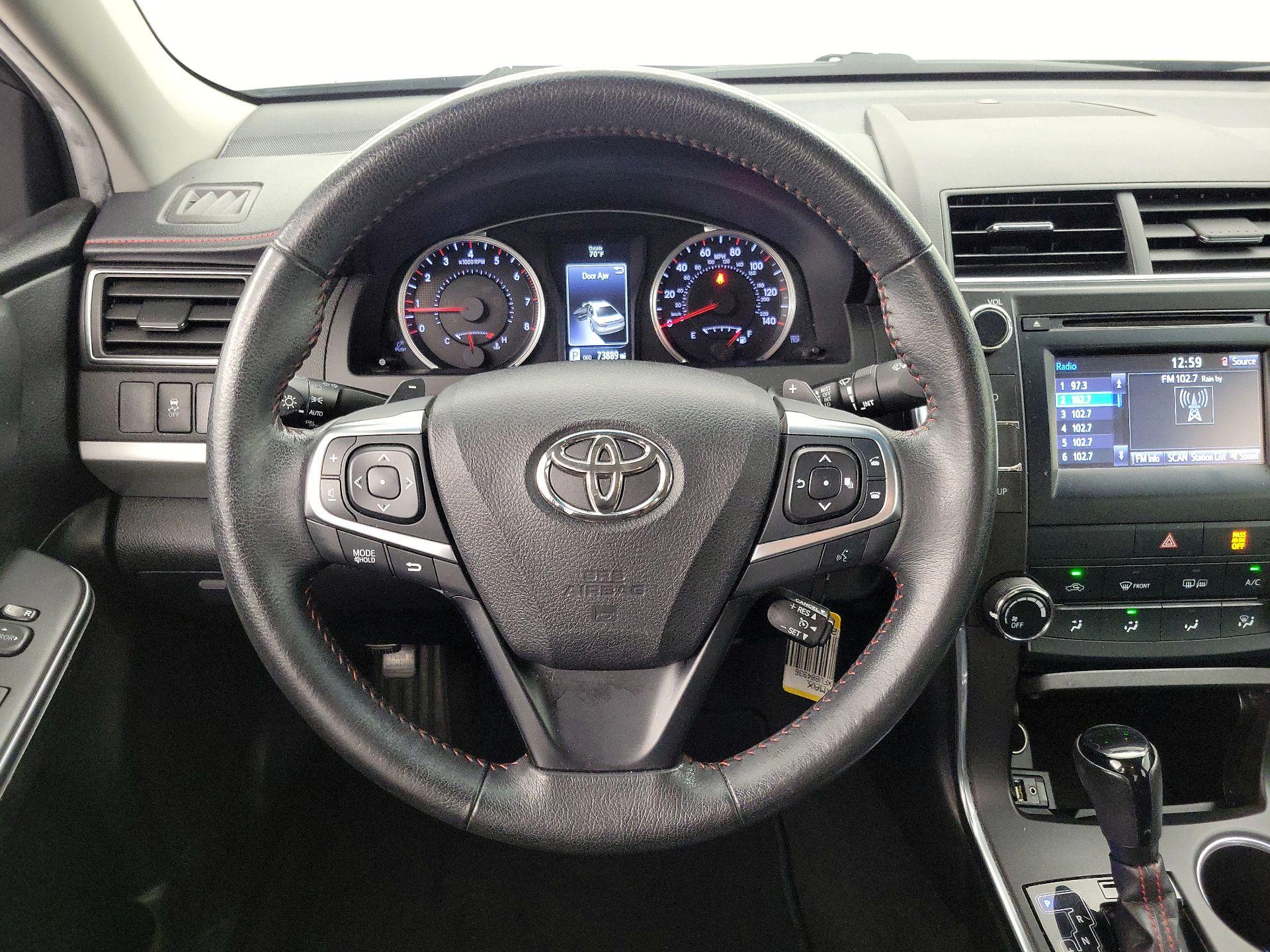 Thumbnail: 2015 Toyota Camry - 10
