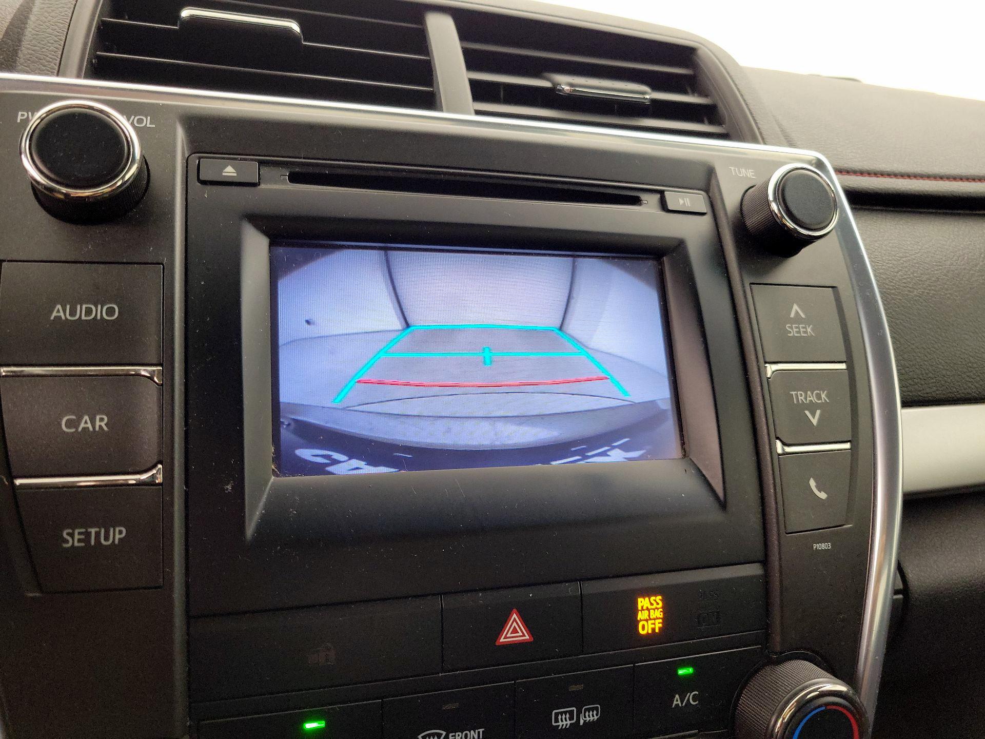 Thumbnail: 2015 Toyota Camry - 14